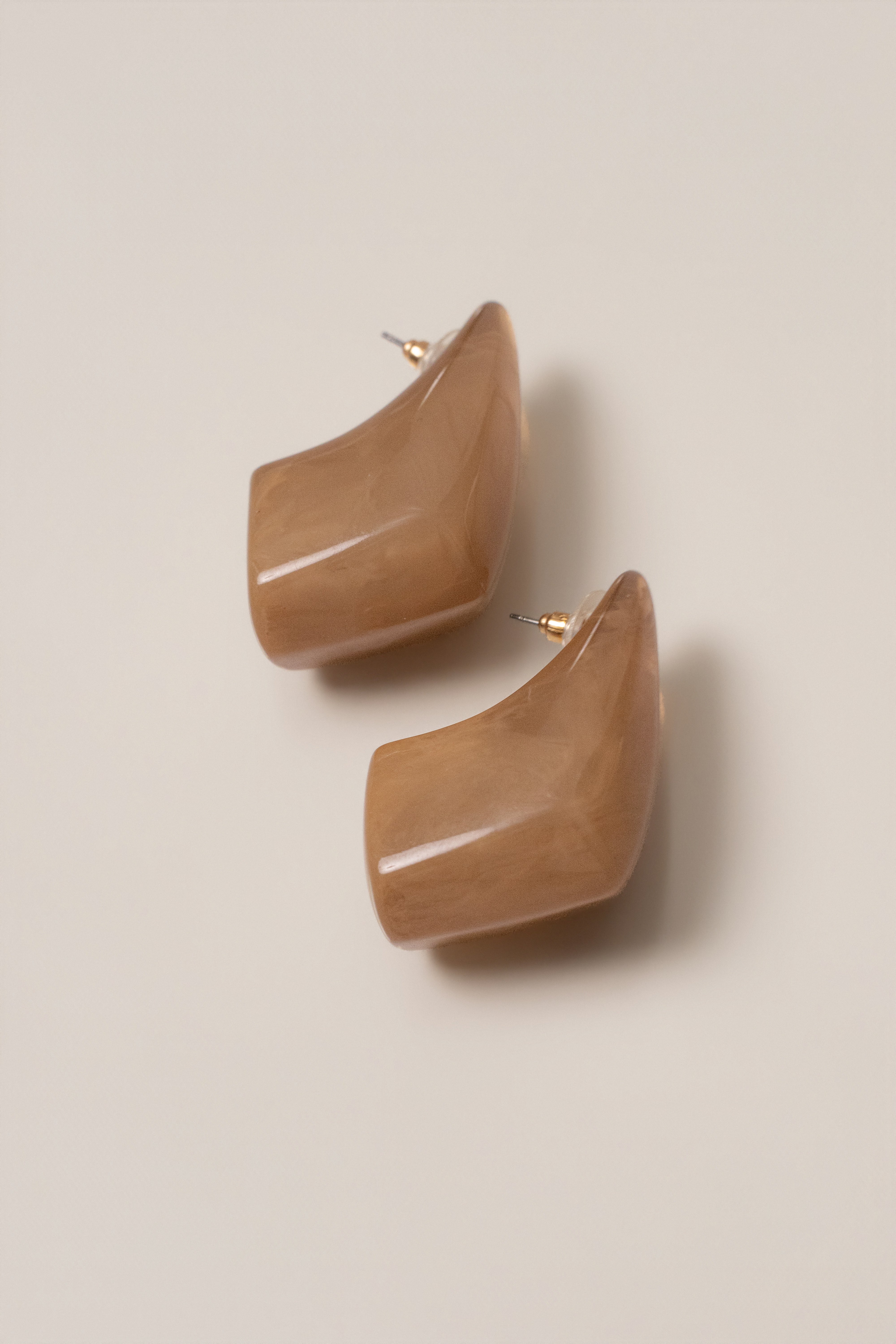 Beige Sculpt Resin Earrings - JLUXLABEL