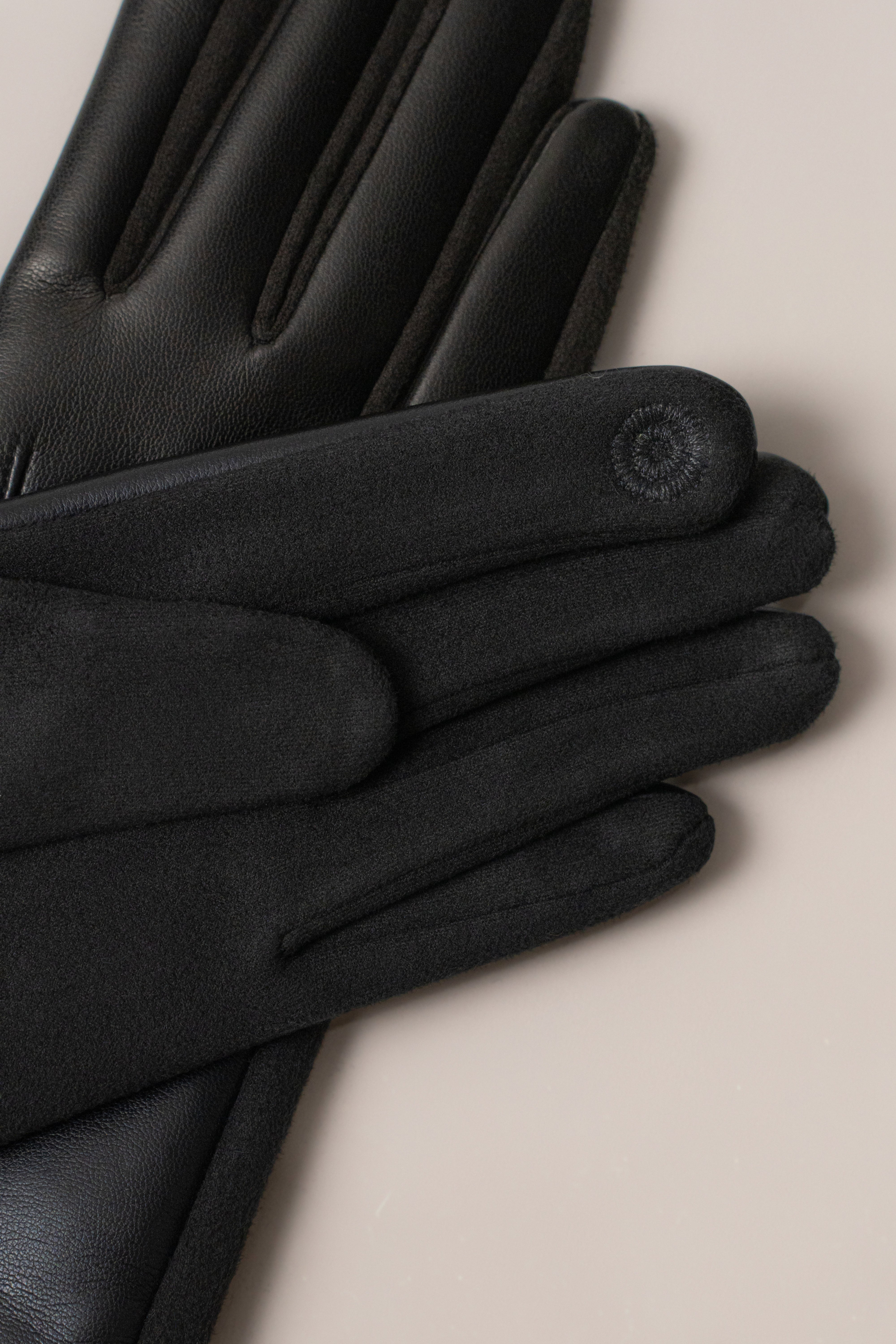 Black Après Ski Gloves
