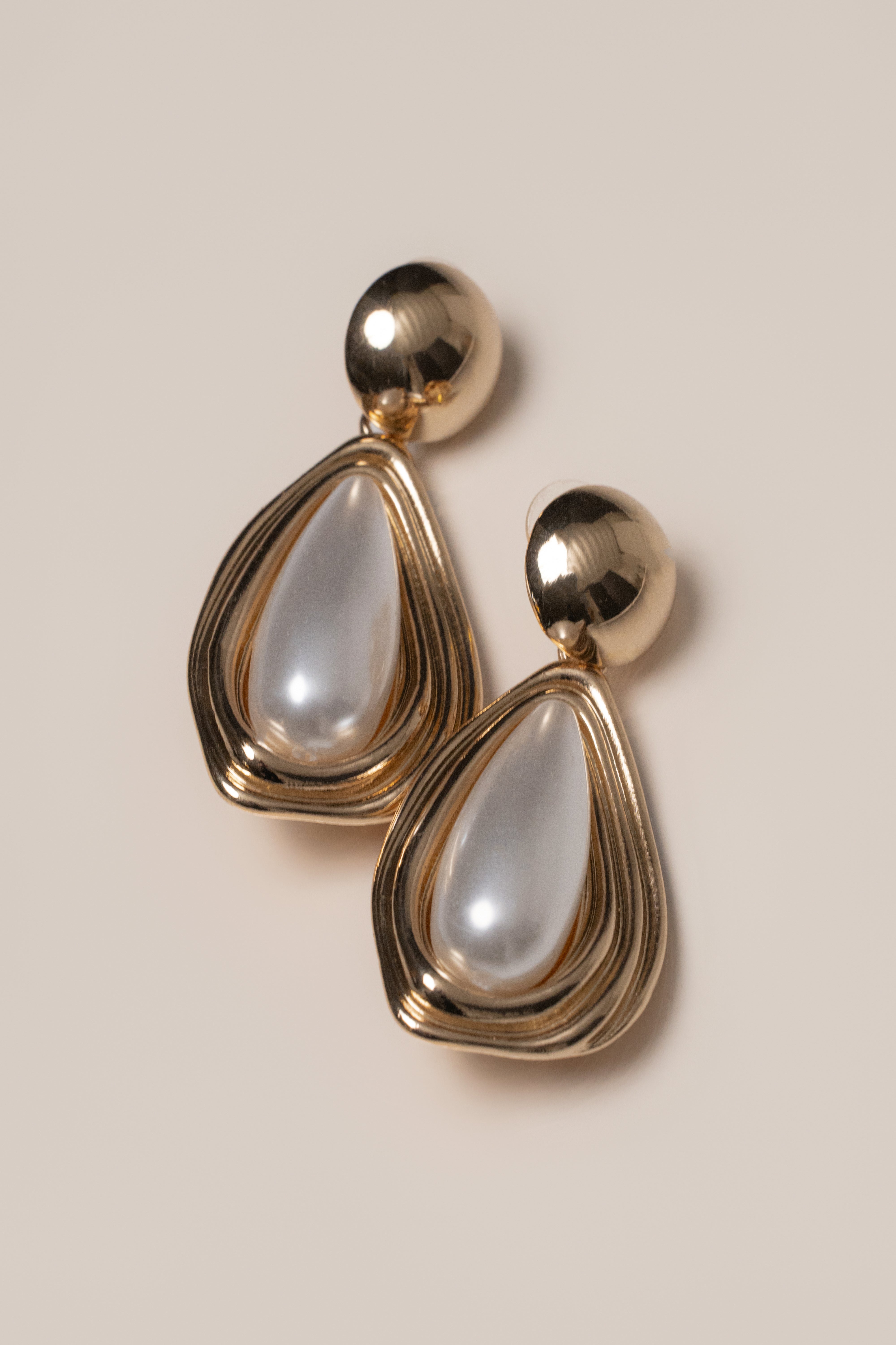 Gold Aris Pearl Earrings - JLUXLABEL