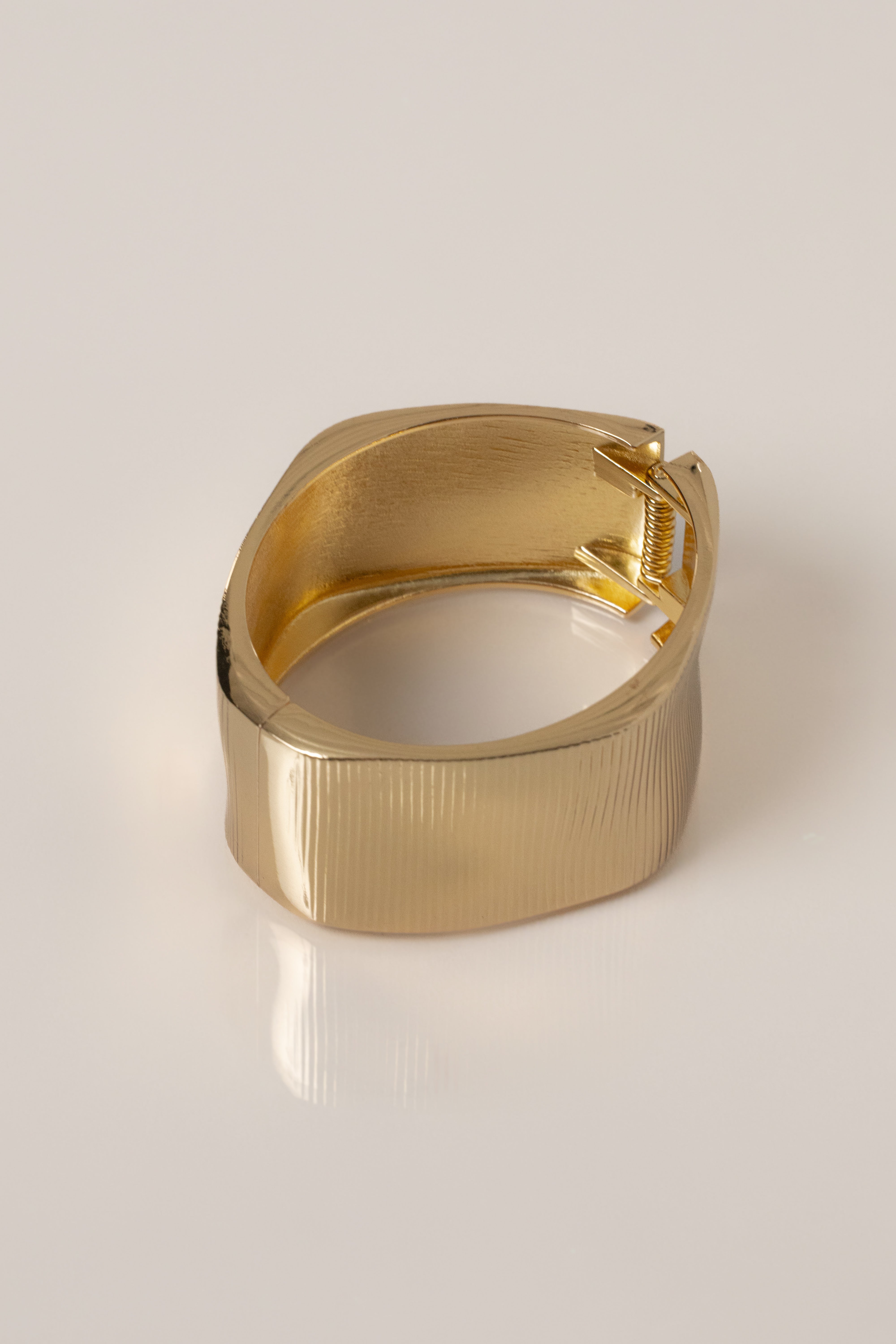 Gold Soleil Hinge Bracelet - JLUXLABEL