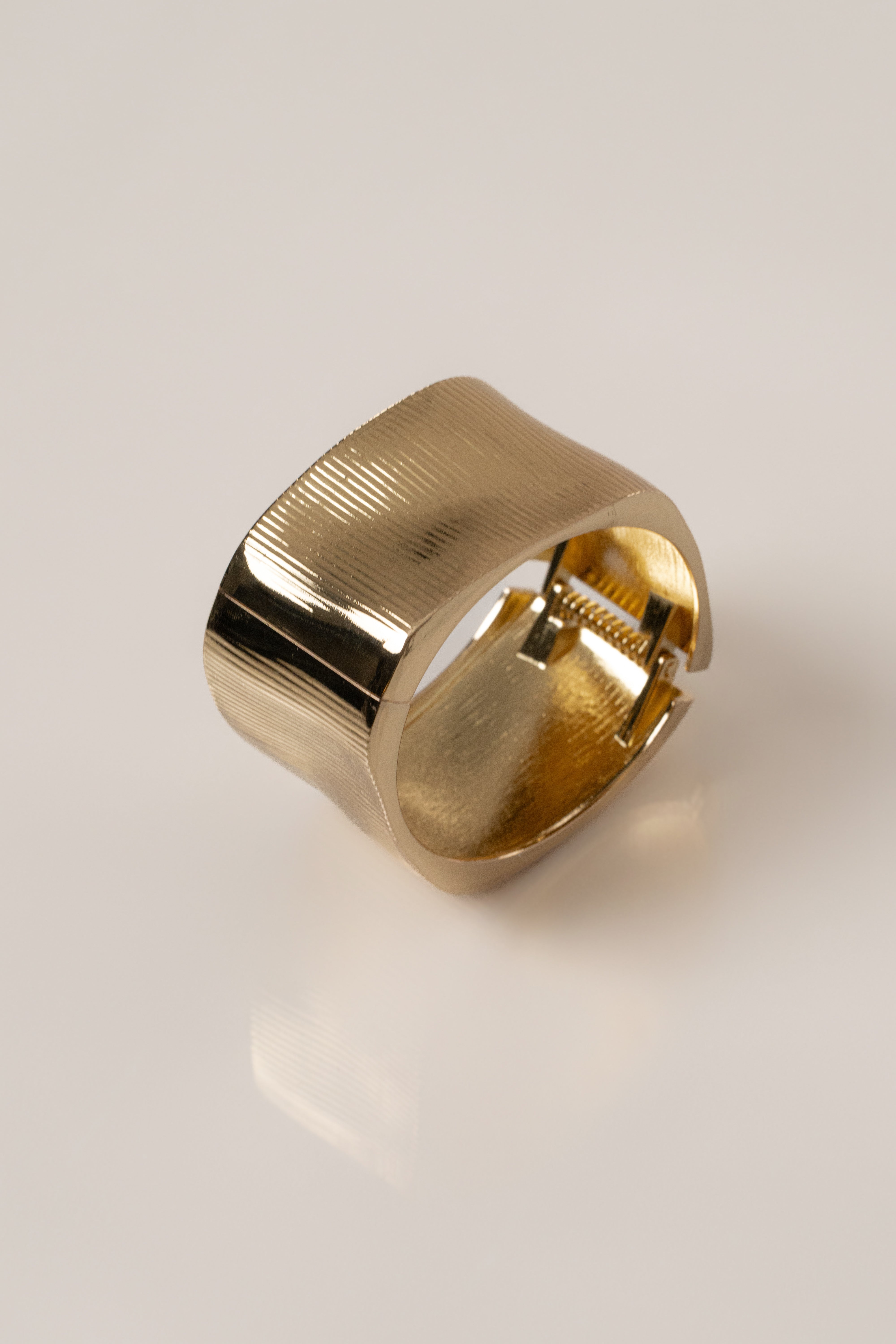 Gold Soleil Hinge Bracelet - JLUXLABEL