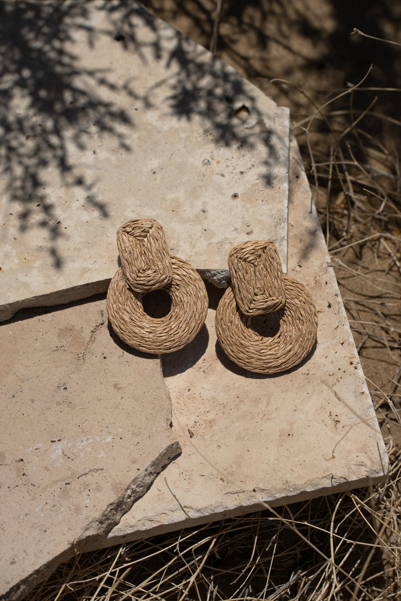 Natural Diosa Raffia Dangle Earrings - Crochet Collection - JLUXLABEL