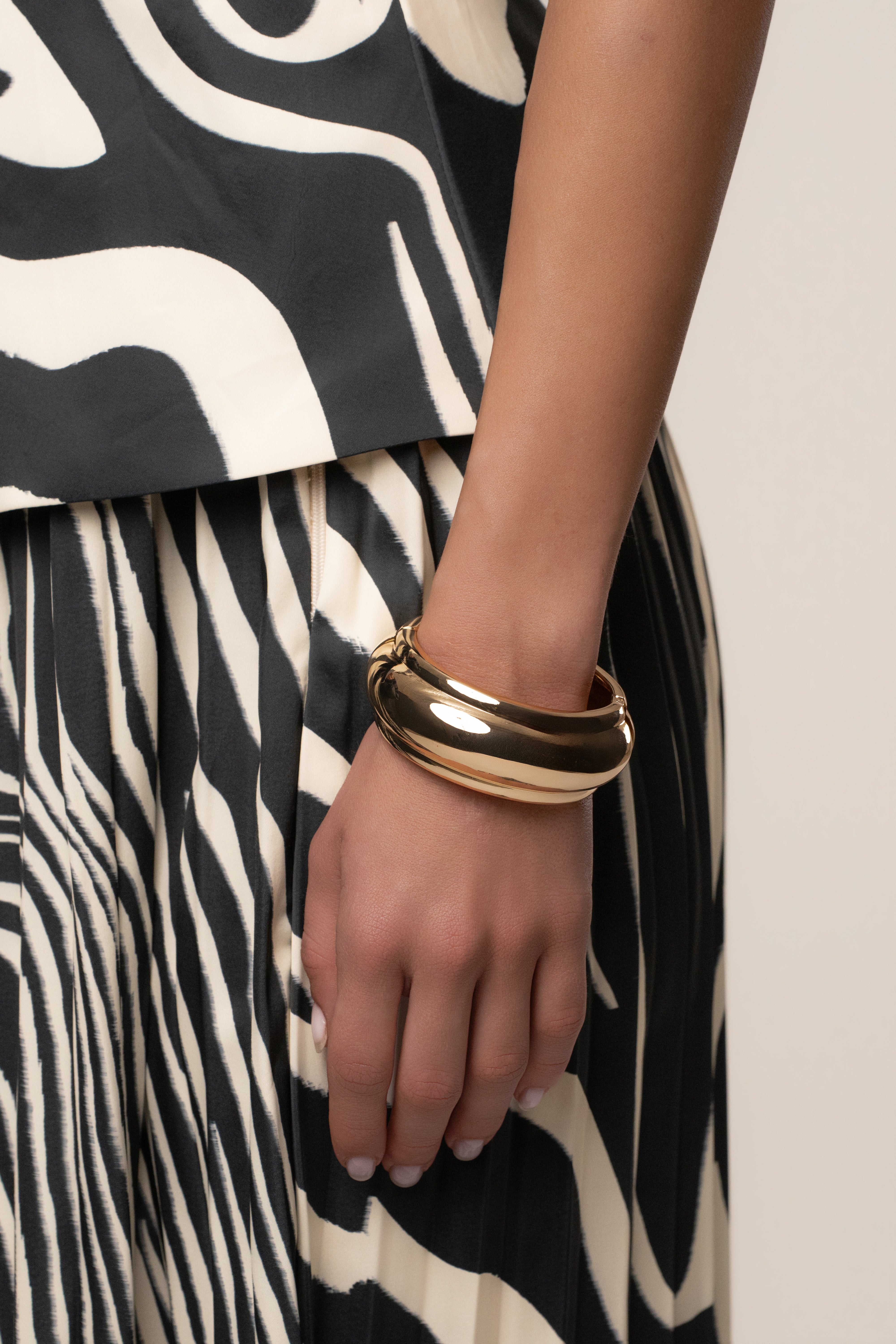 Gold Lucienne Hinge Bracelet - JLUXLABEL