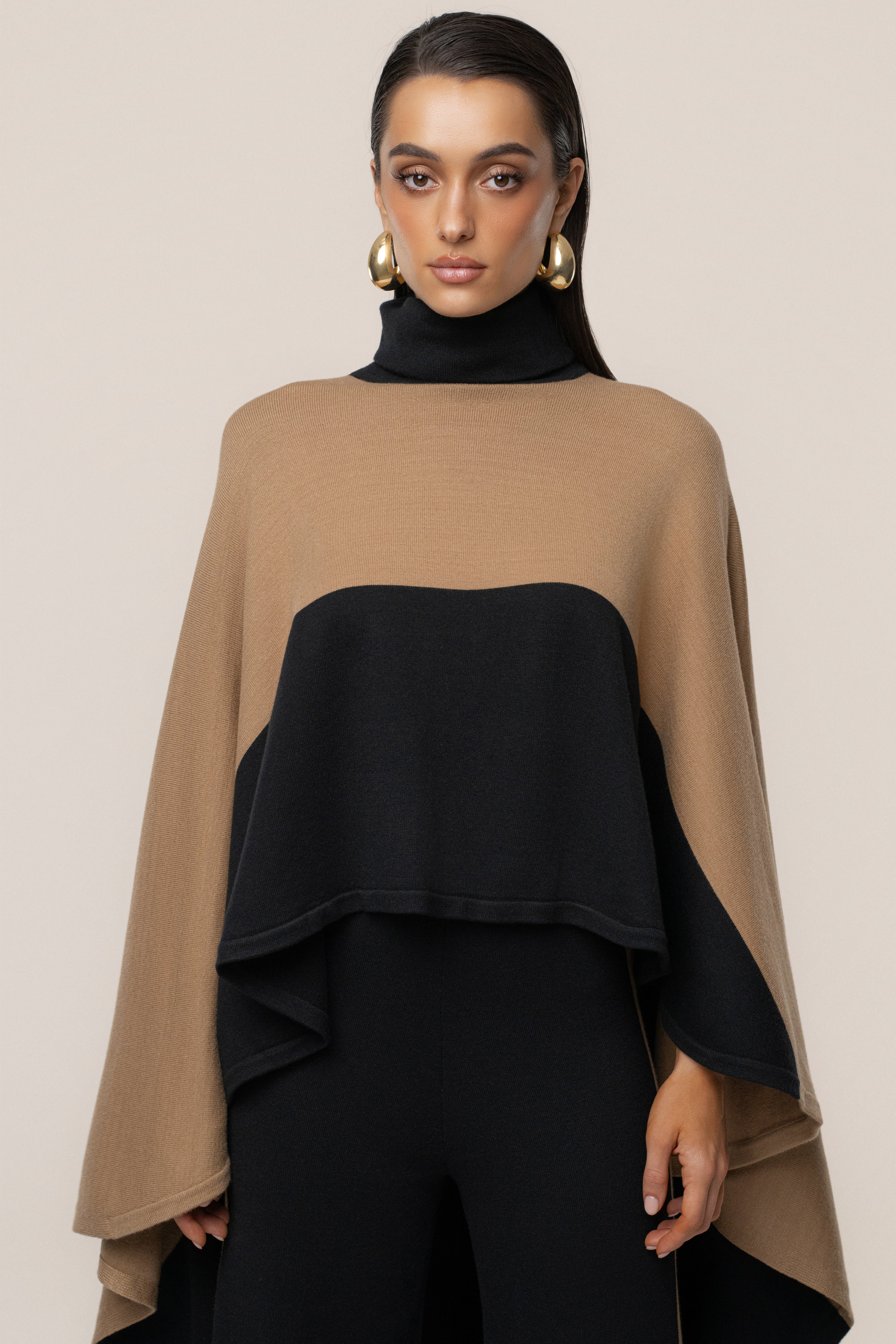 Black Chasing Fall Contrast Top - JLUXLABEL