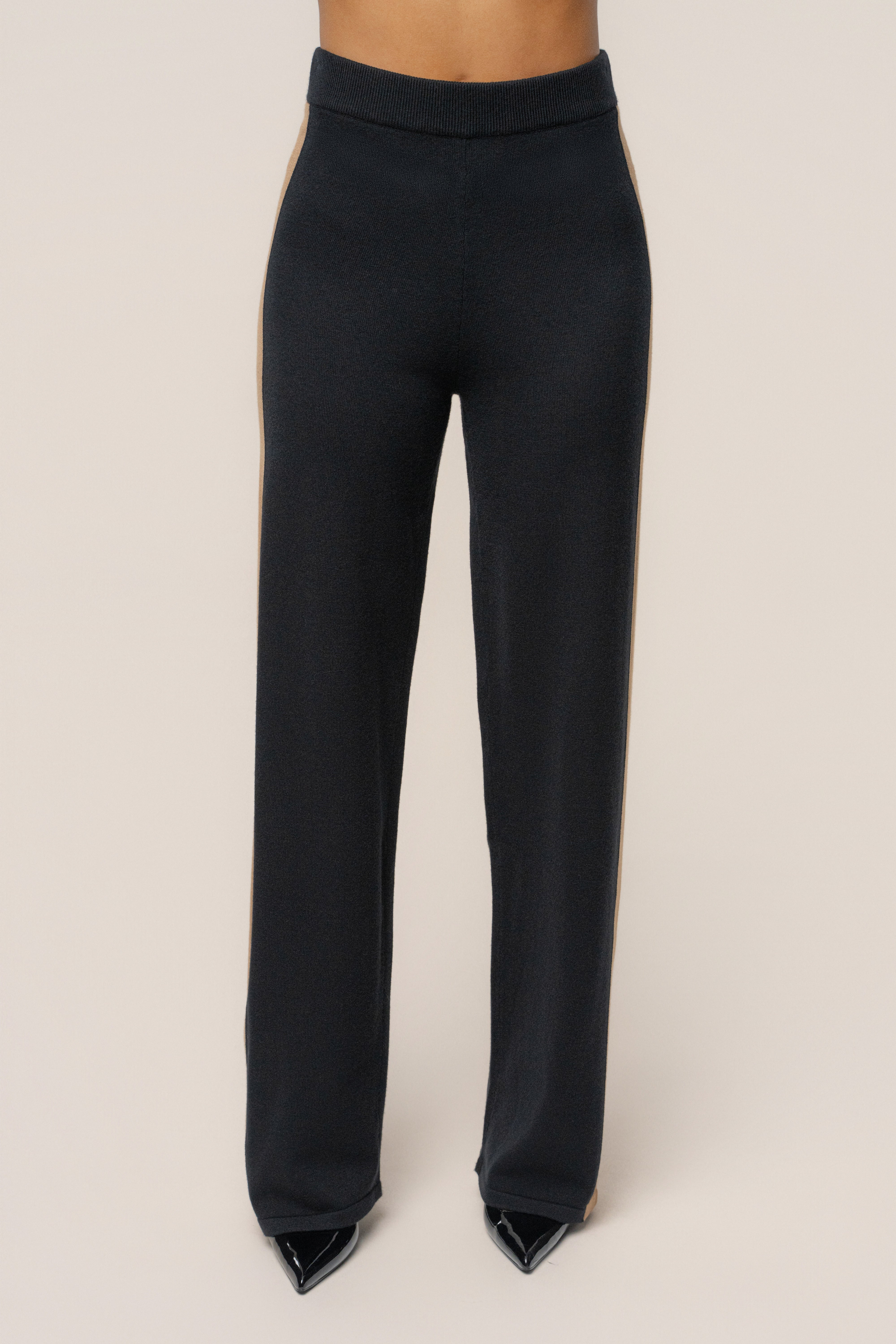 Black Chasing Fall Contrast Pant