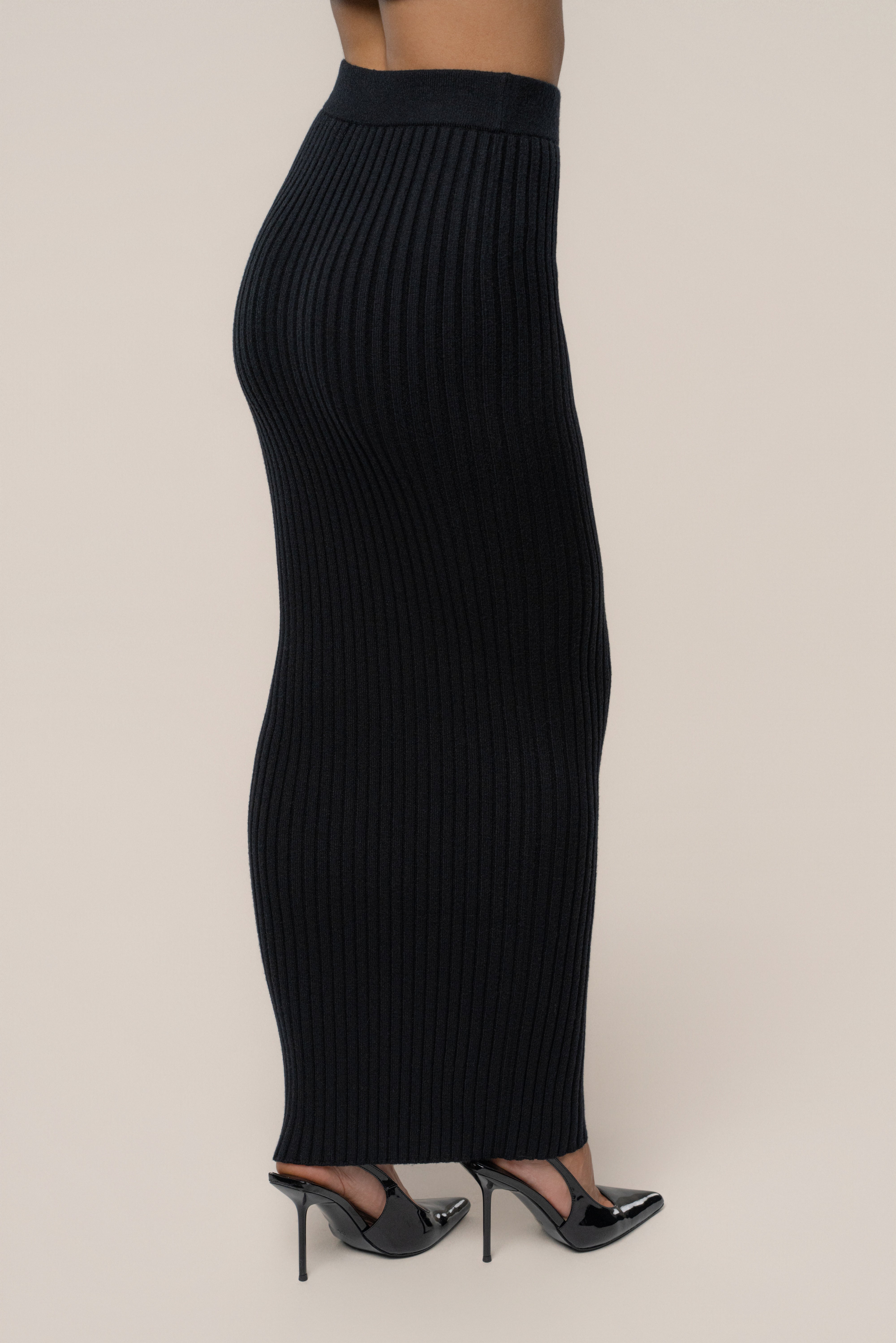 Black Soft Reset Ribbed Skirt