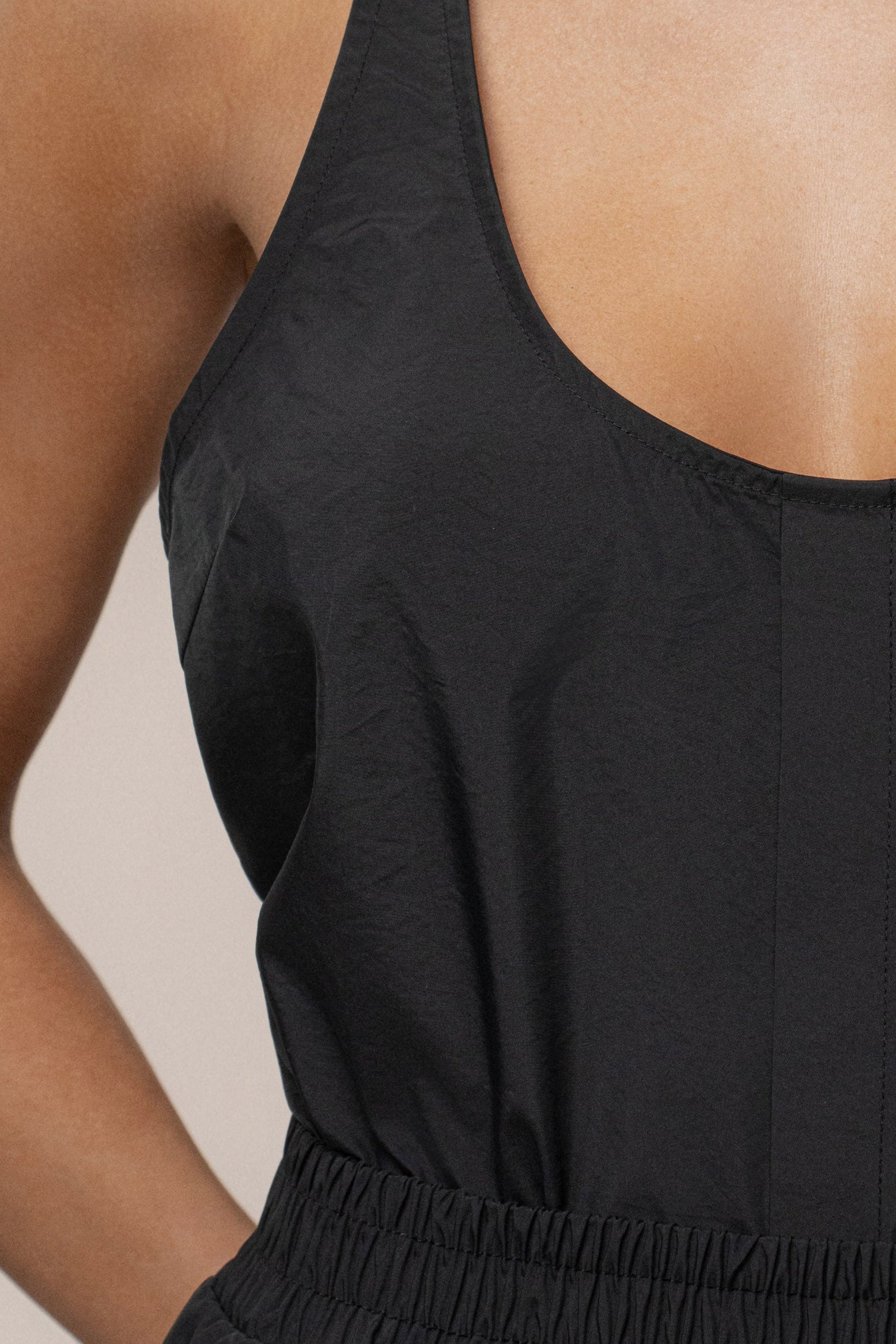Black Active Scoop Neck Top - JLUXLABEL