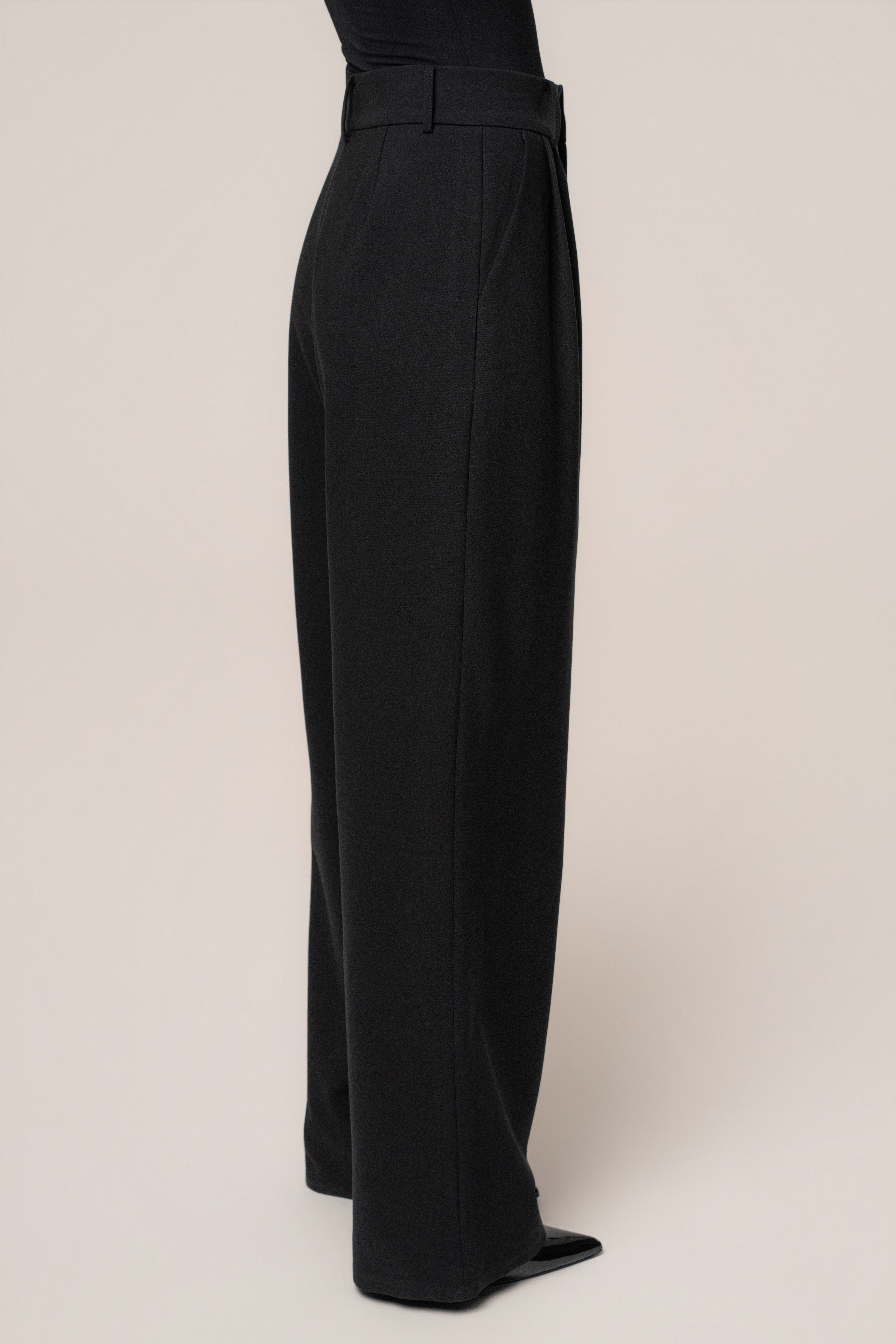 Black Core Standard Pant - JLUXLABEL