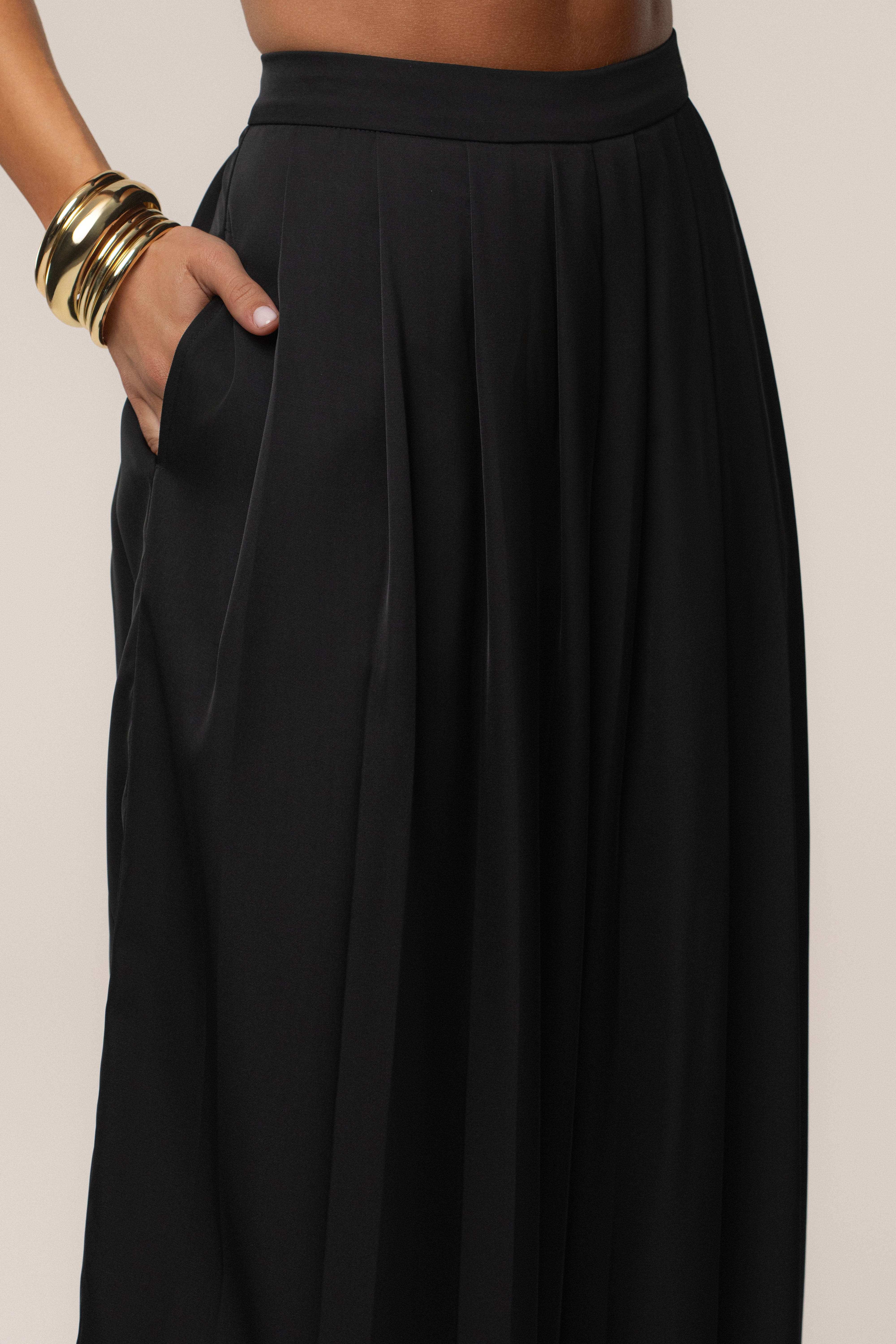 Black Clara Wide Leg Pleated Trousers - JLUXLABEL