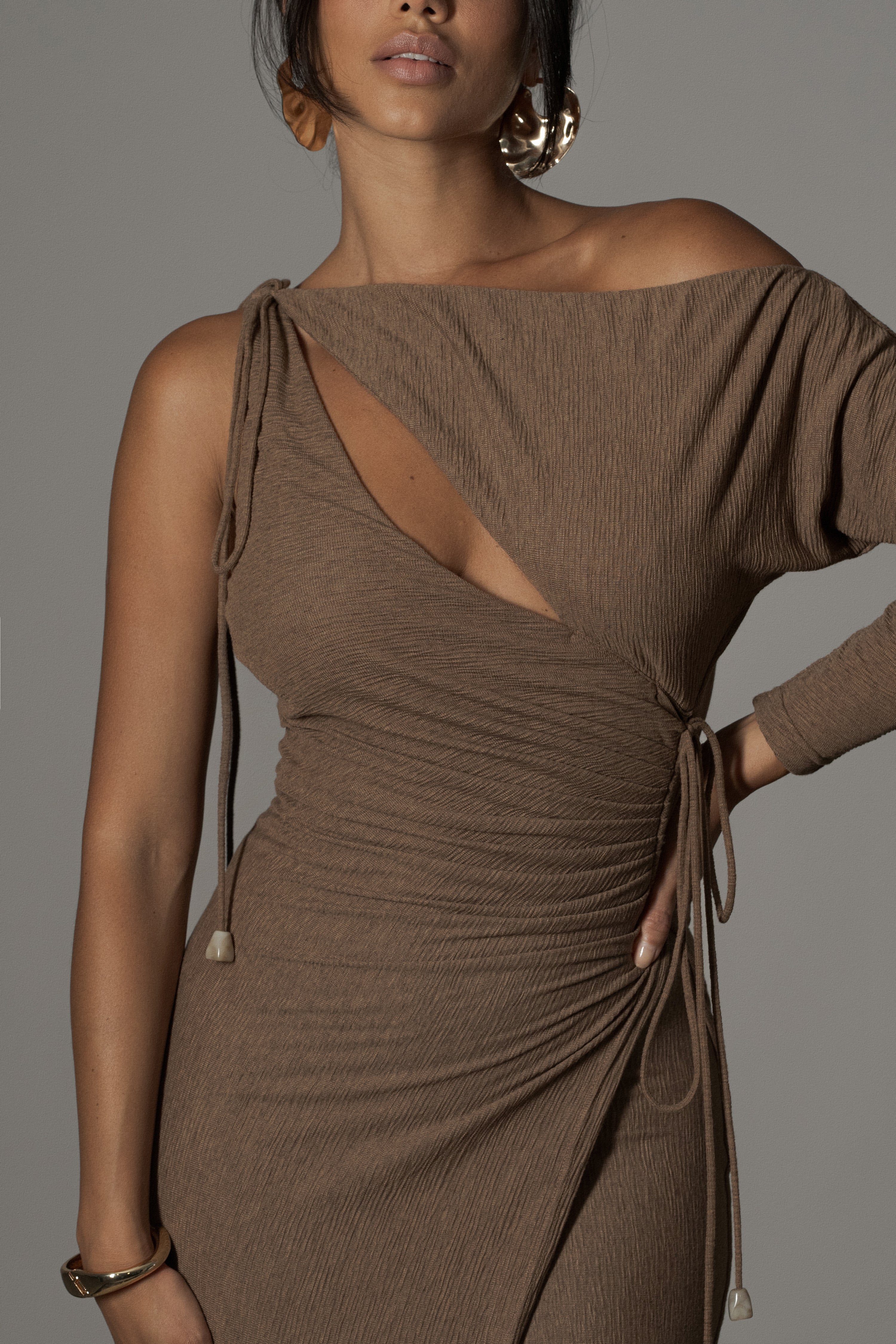 Chocolate Odelia Crinkled Maxi Dress - JLUXLABEL