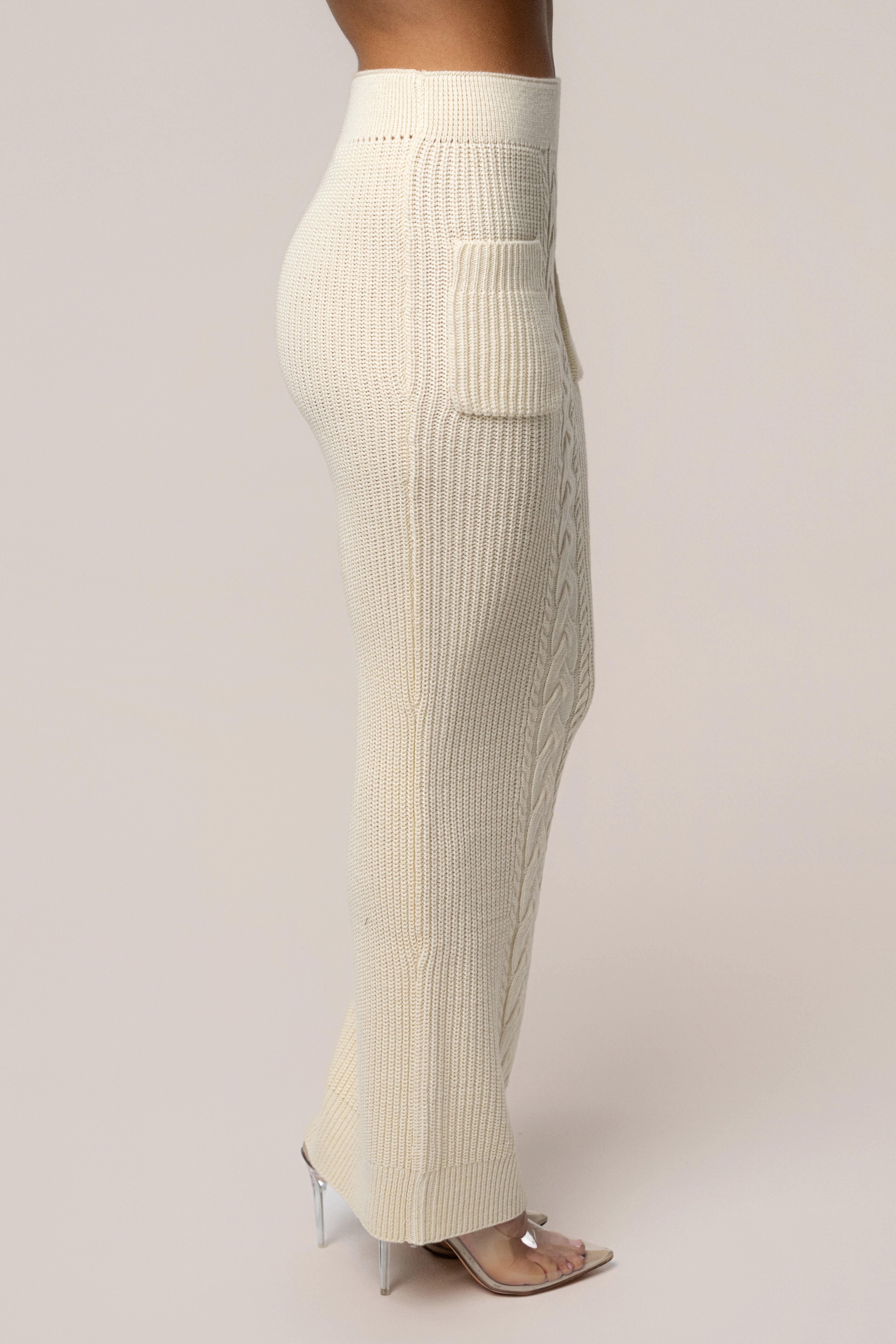 تنورة متوسطة الطول من Missy Cable Sweater باللون الكريمي