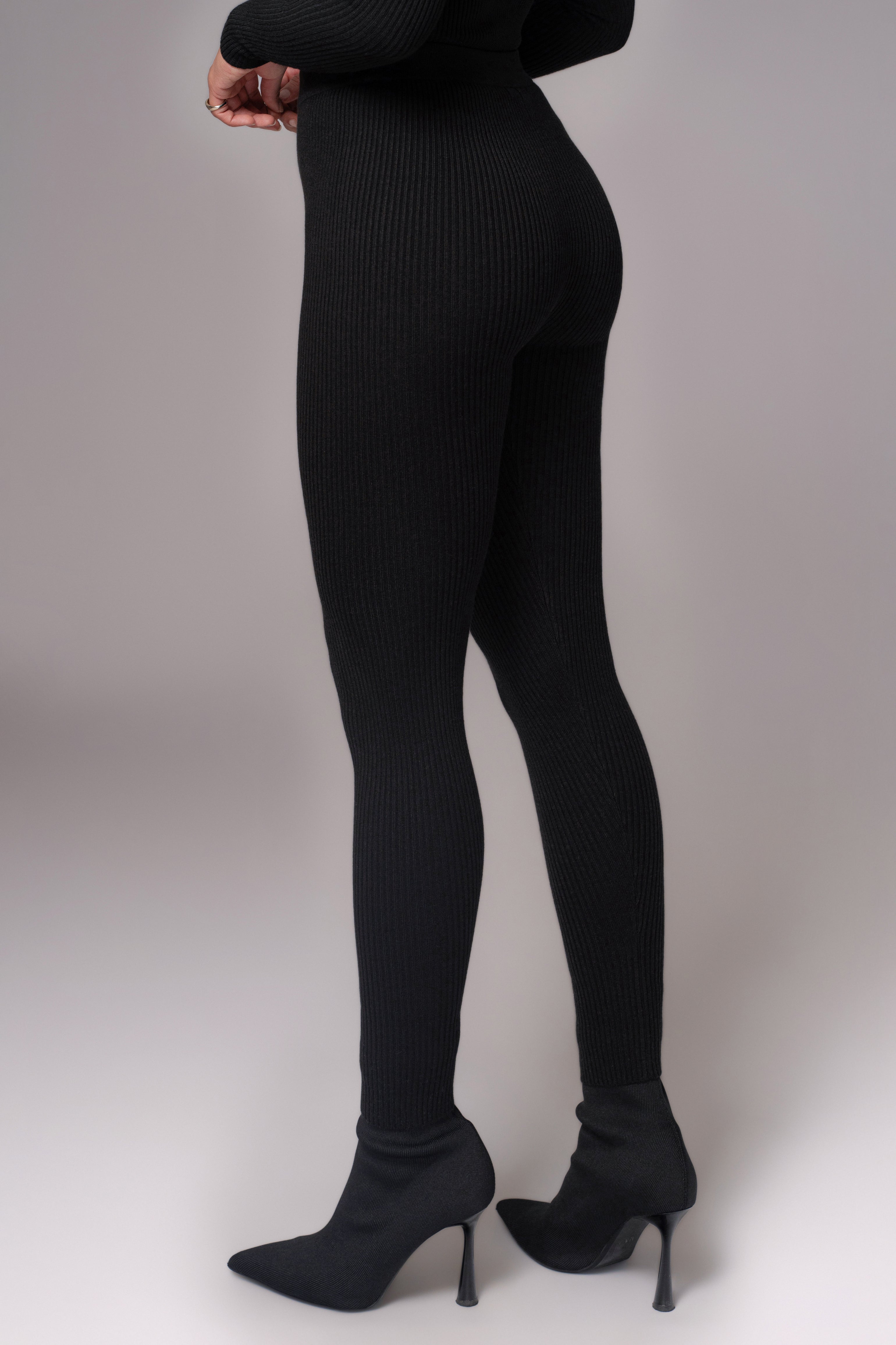 Black Naaya Ribbed Leggings - JLUXLABEL