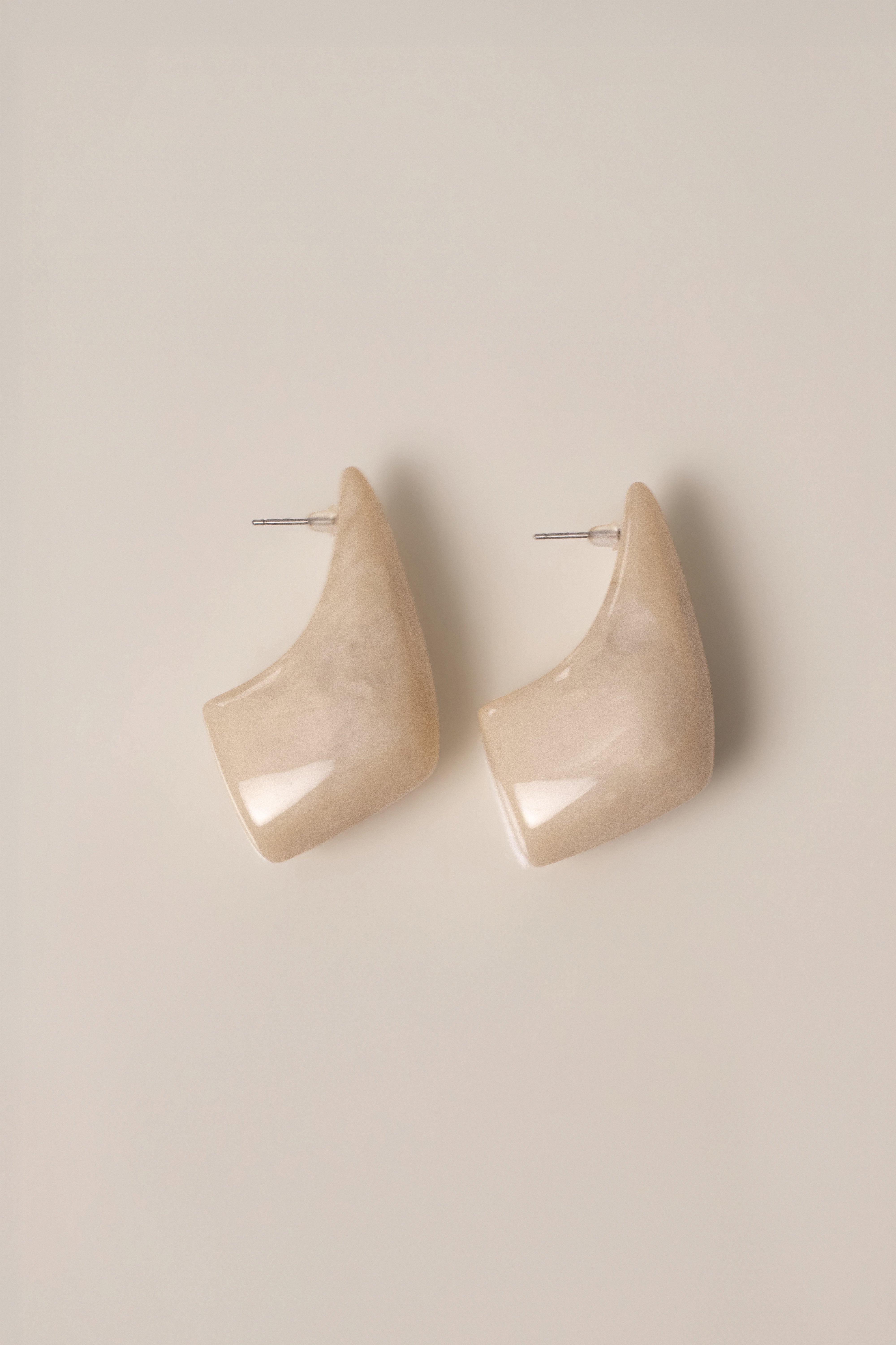 Ivory Sculpt Resin Earrings - JLUXLABEL