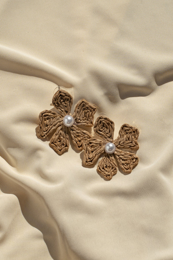 Natural Lexa Flower Earrings - JLUXLABEL
