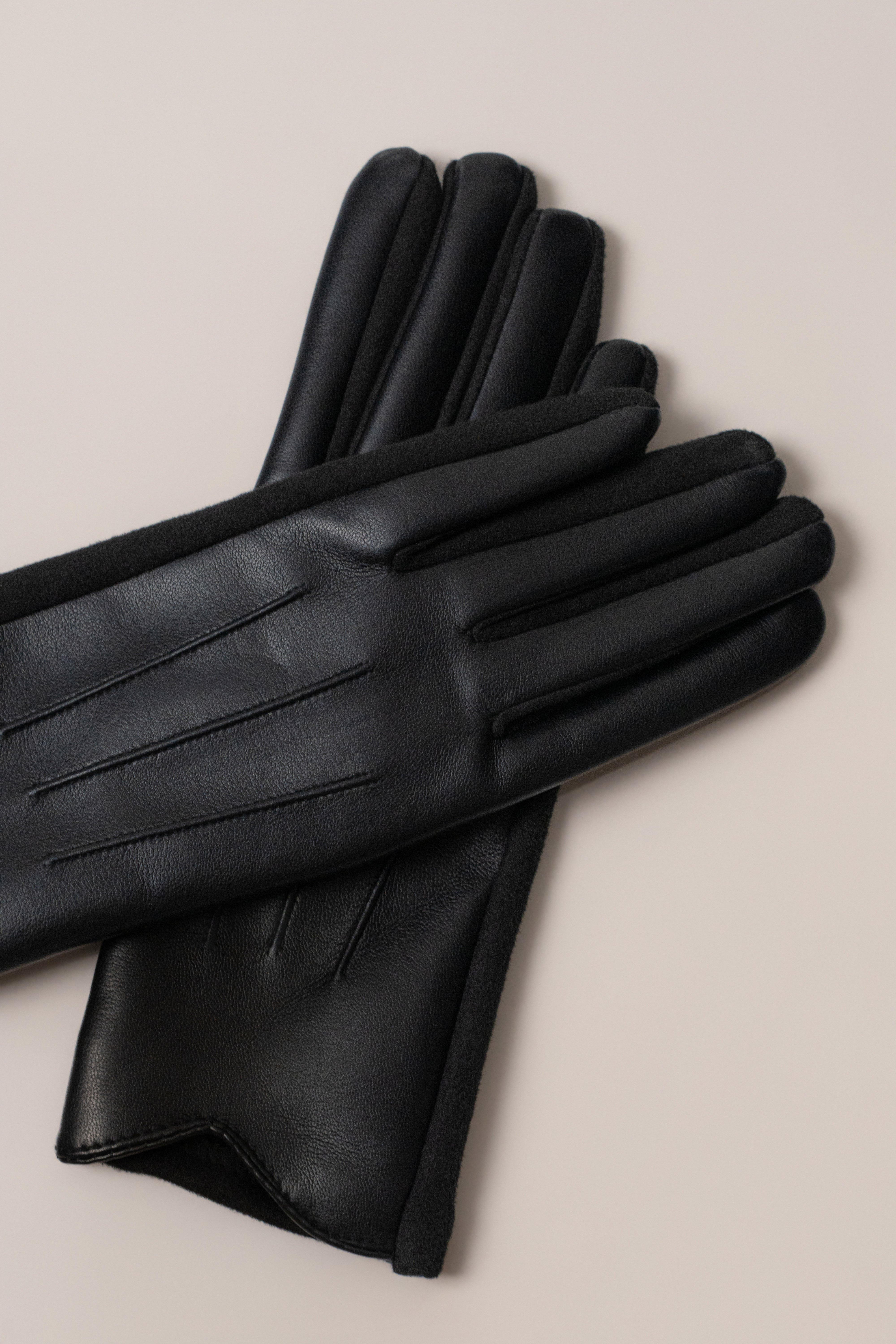 Black Après Ski Gloves