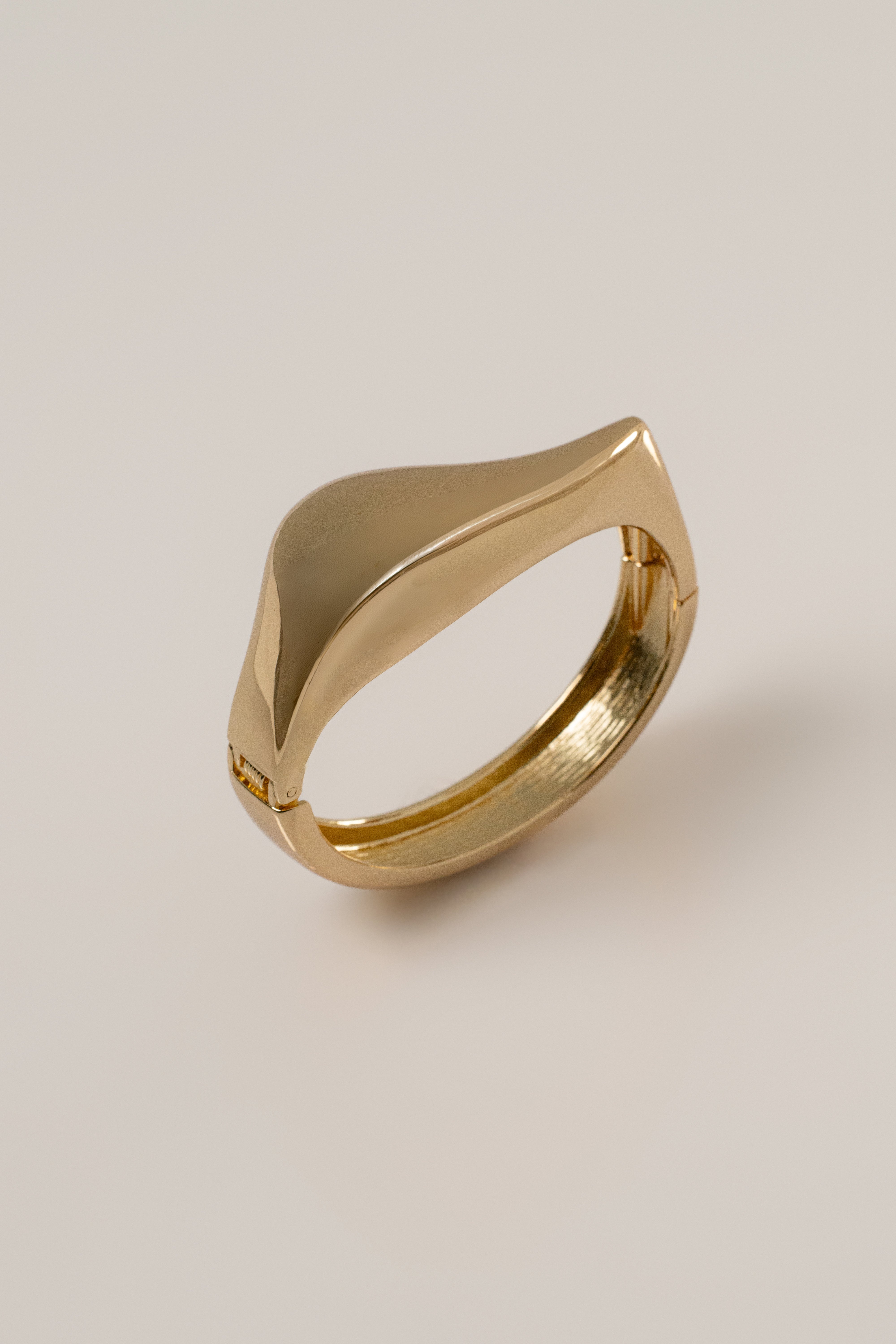 Gold Ines Hinge Bracelet - JLUXLABEL
