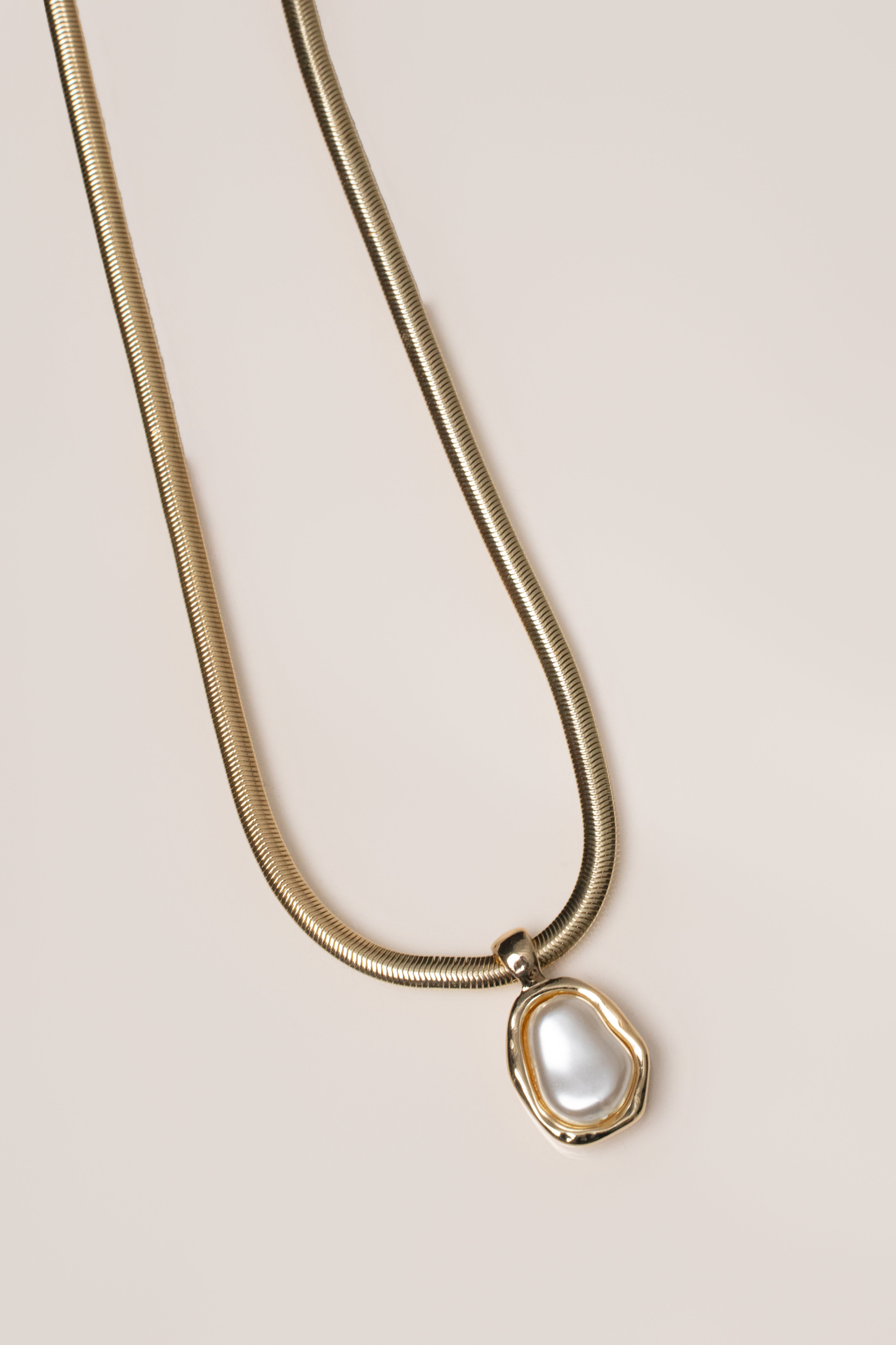 Gold  Lunara Pearl Necklace - JLUXLABEL