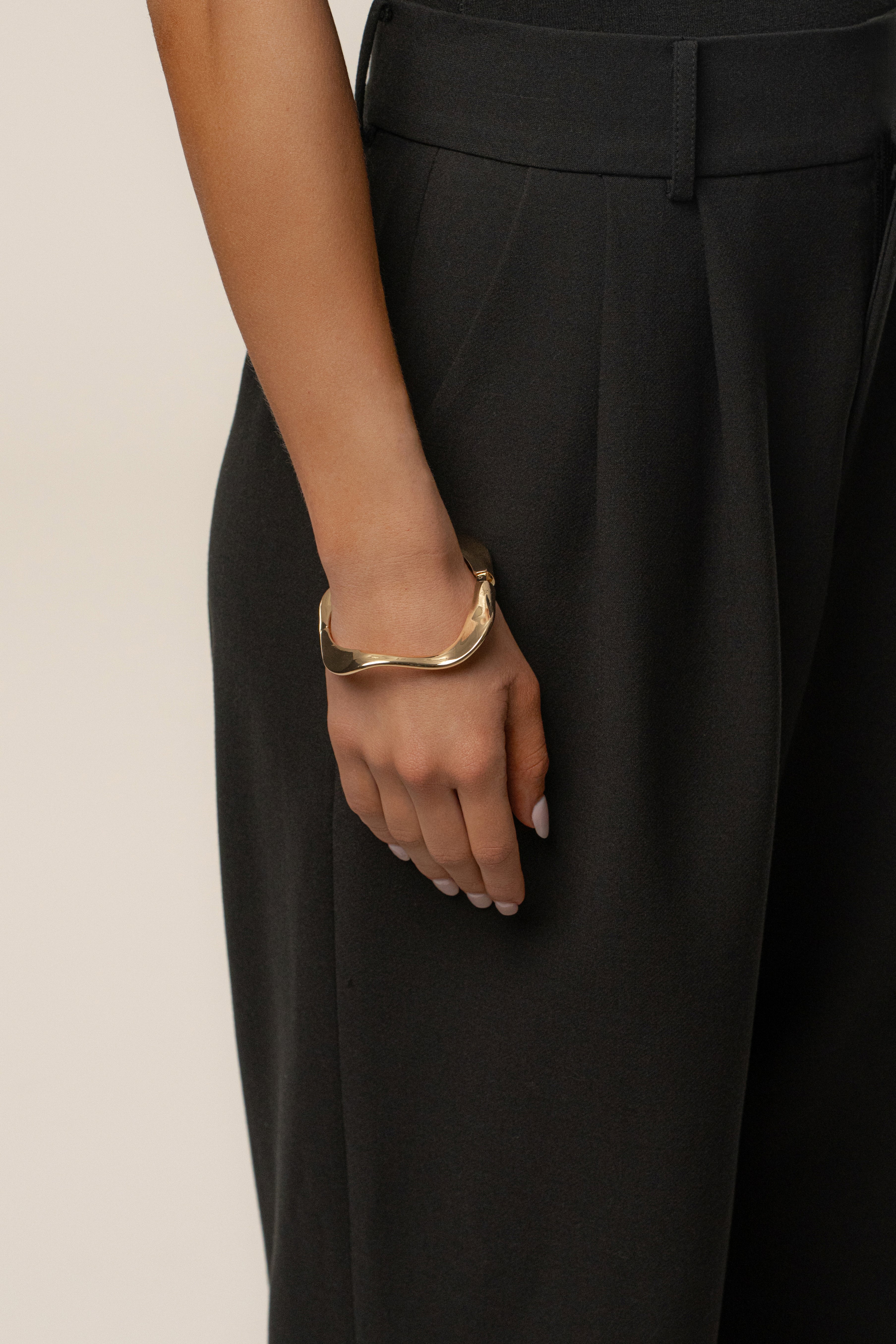Gold Wavy Hinge Bracelet - JLUXLABEL