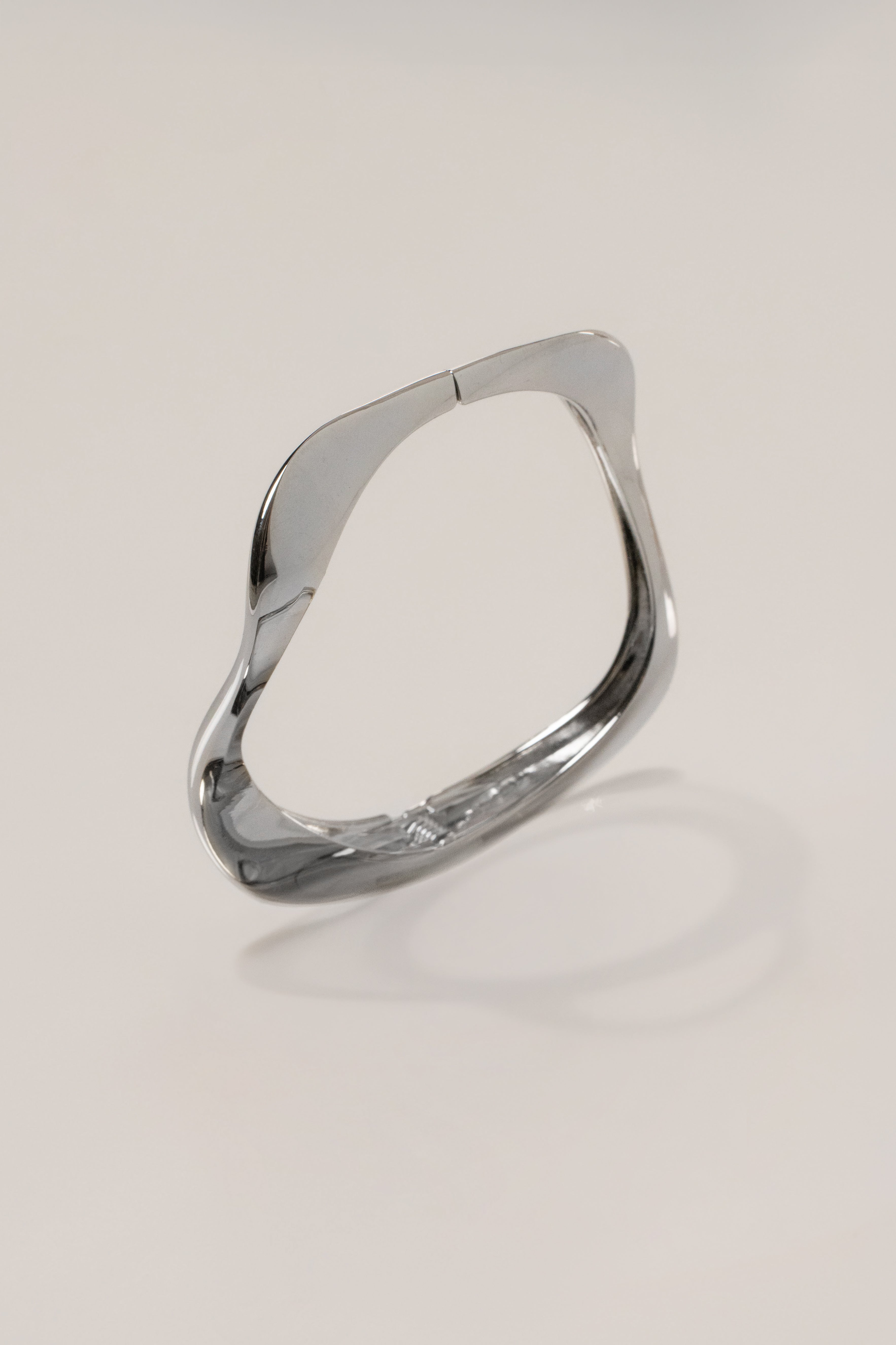 Silver Wavy Hinge Bracelet - JLUXLABEL