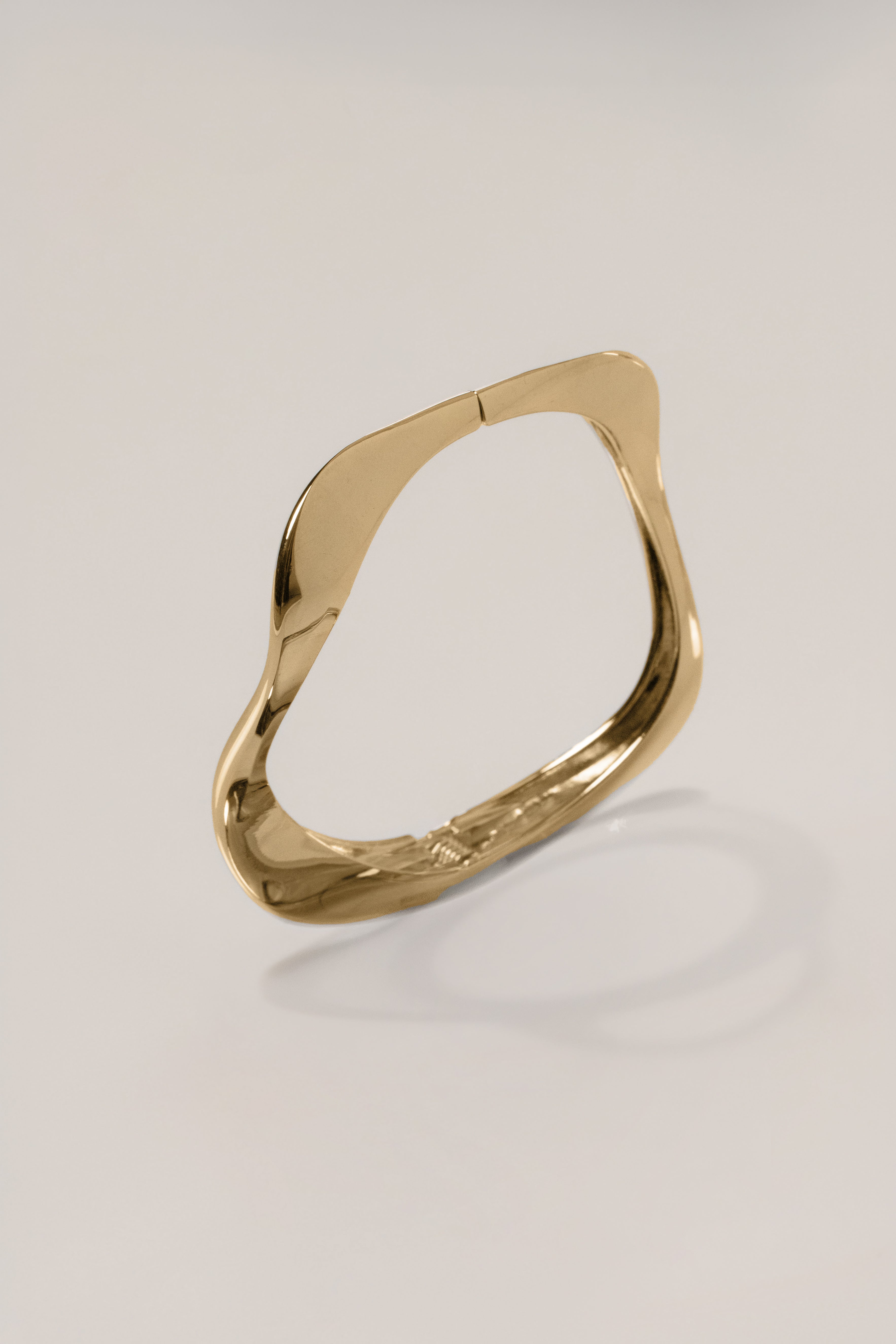 Gold Wavy Hinge Bracelet - JLUXLABEL
