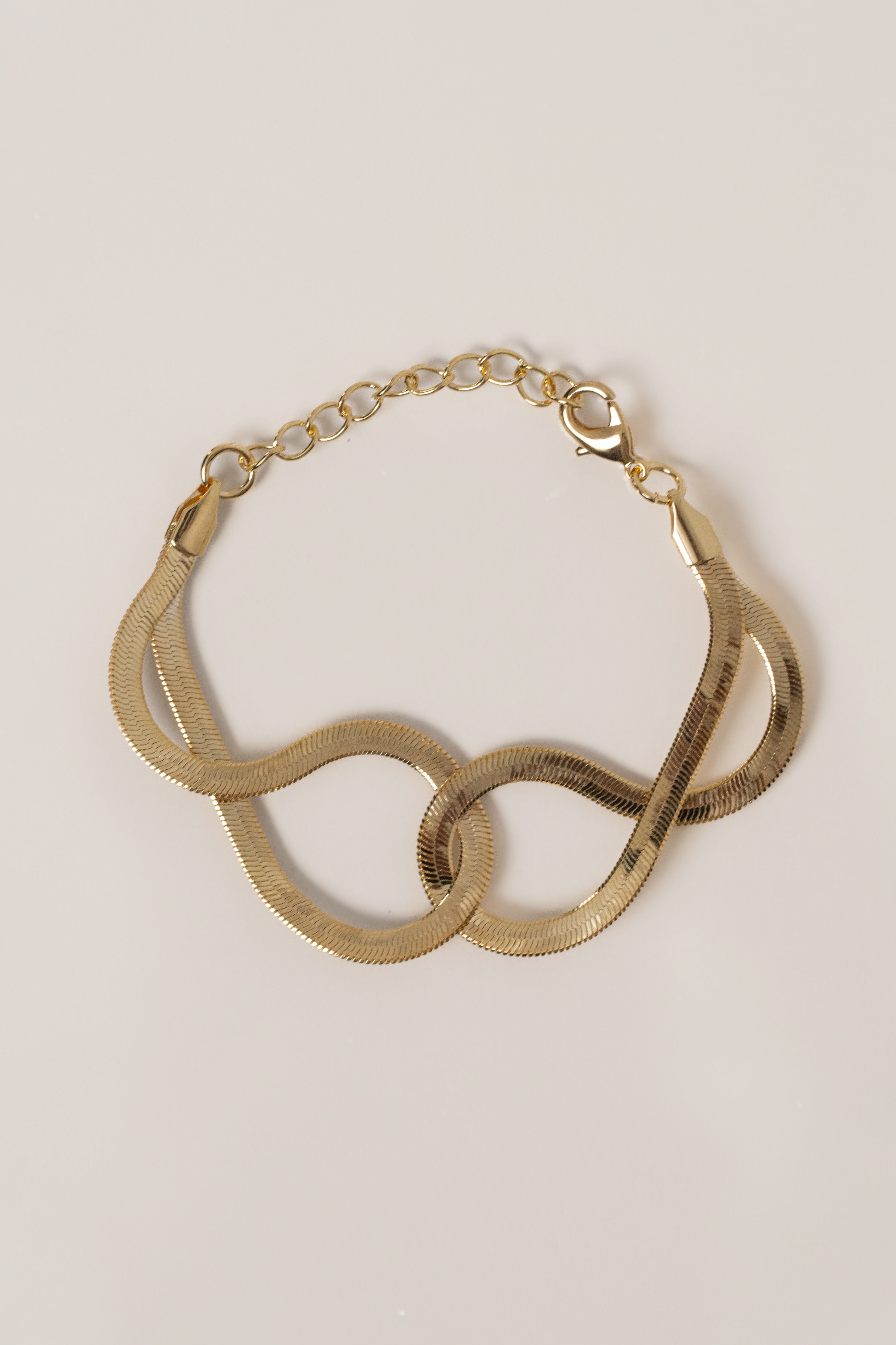 Gold Infinite Interlocking Bracelet - JLUXLABEL