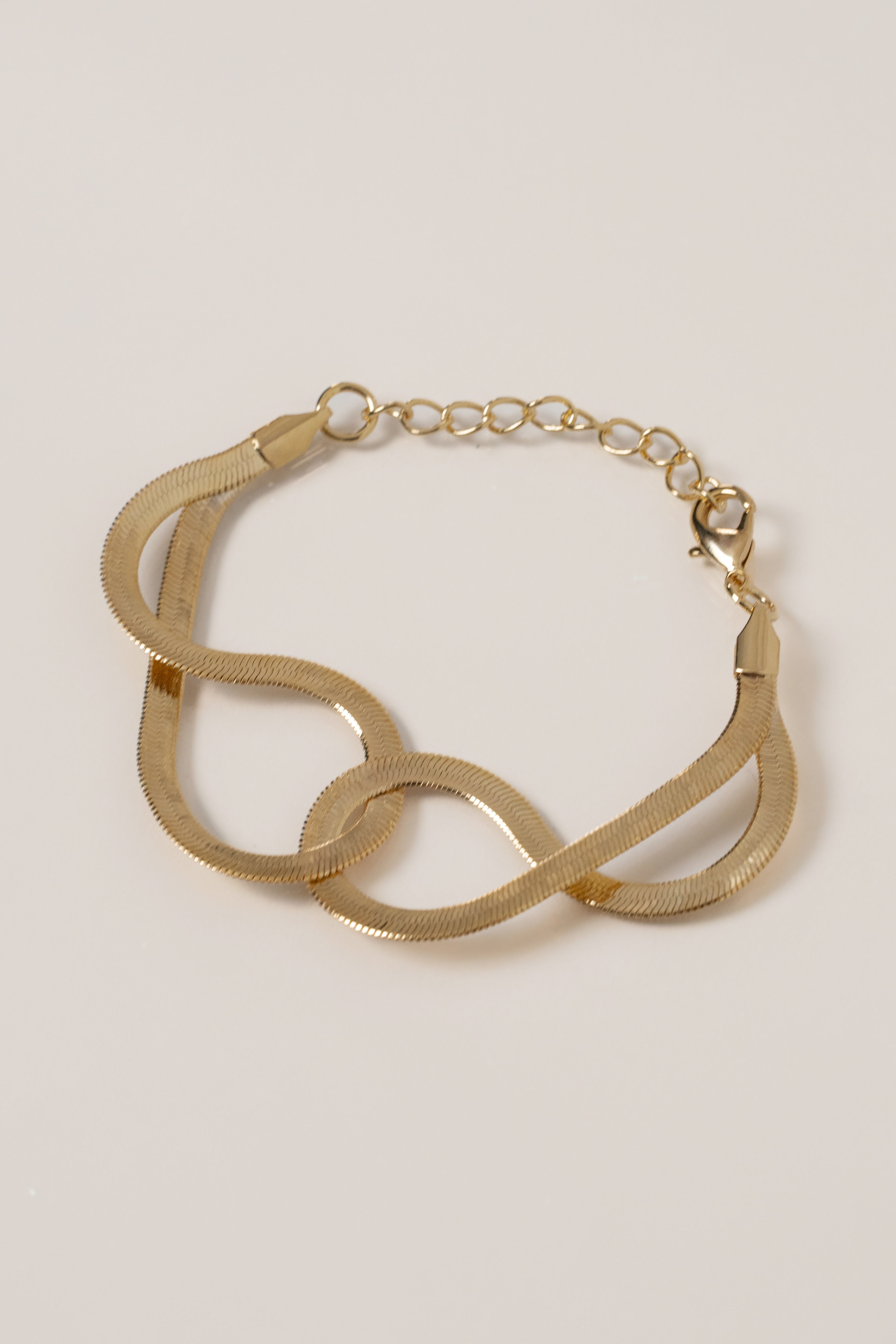 Gold Infinite Interlocking Bracelet - JLUXLABEL