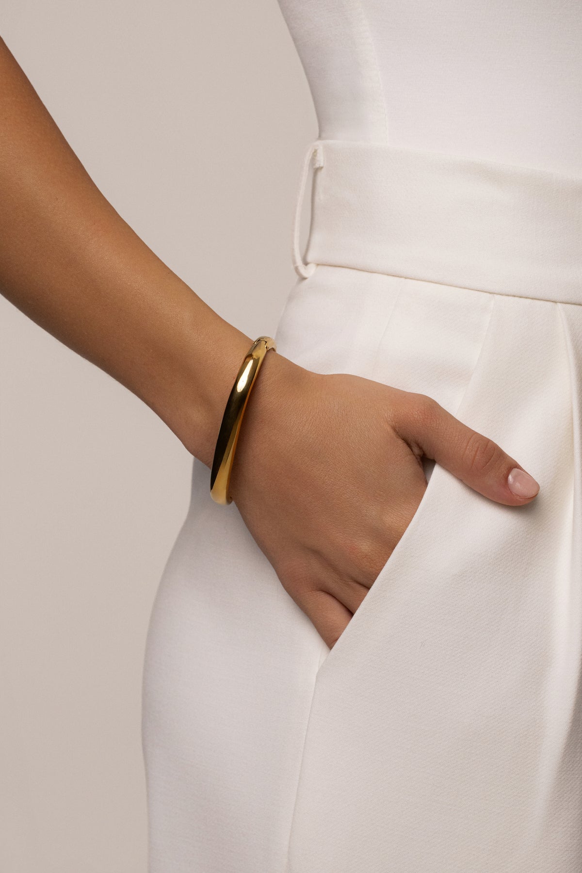 Gold Mari Hinge Bracelet