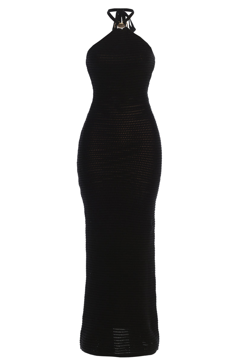 Robe maxi halter noire à l'étranger