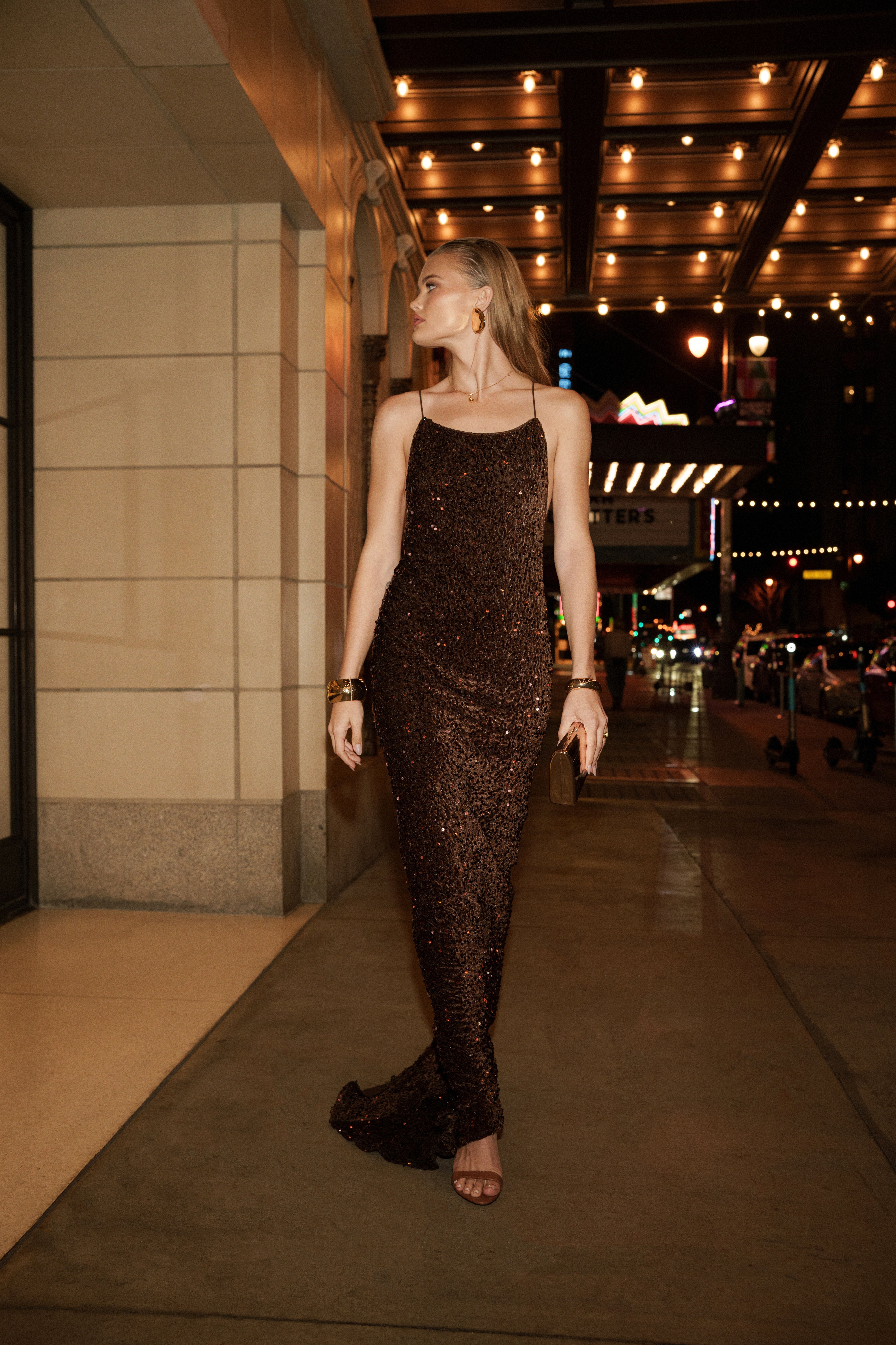 Robe à sequins marron scintillante toute la nuit