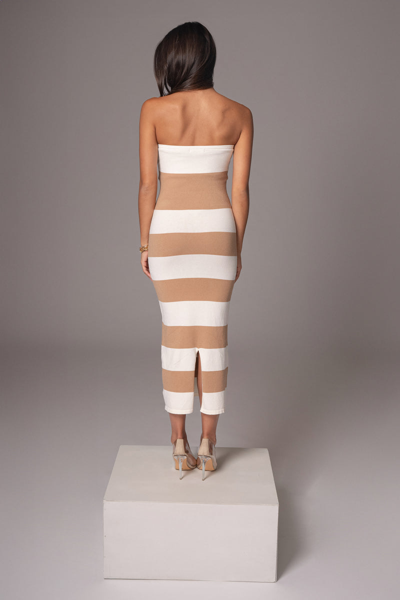 Robe midi sans bretelles rayée ivoire/beige