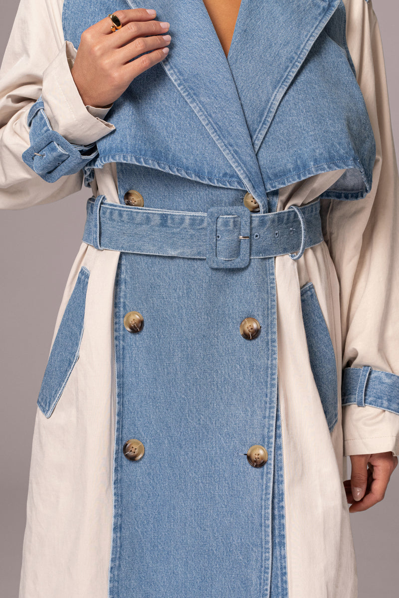 Veste contrastée ceinturée Leighton en denim délavé clair