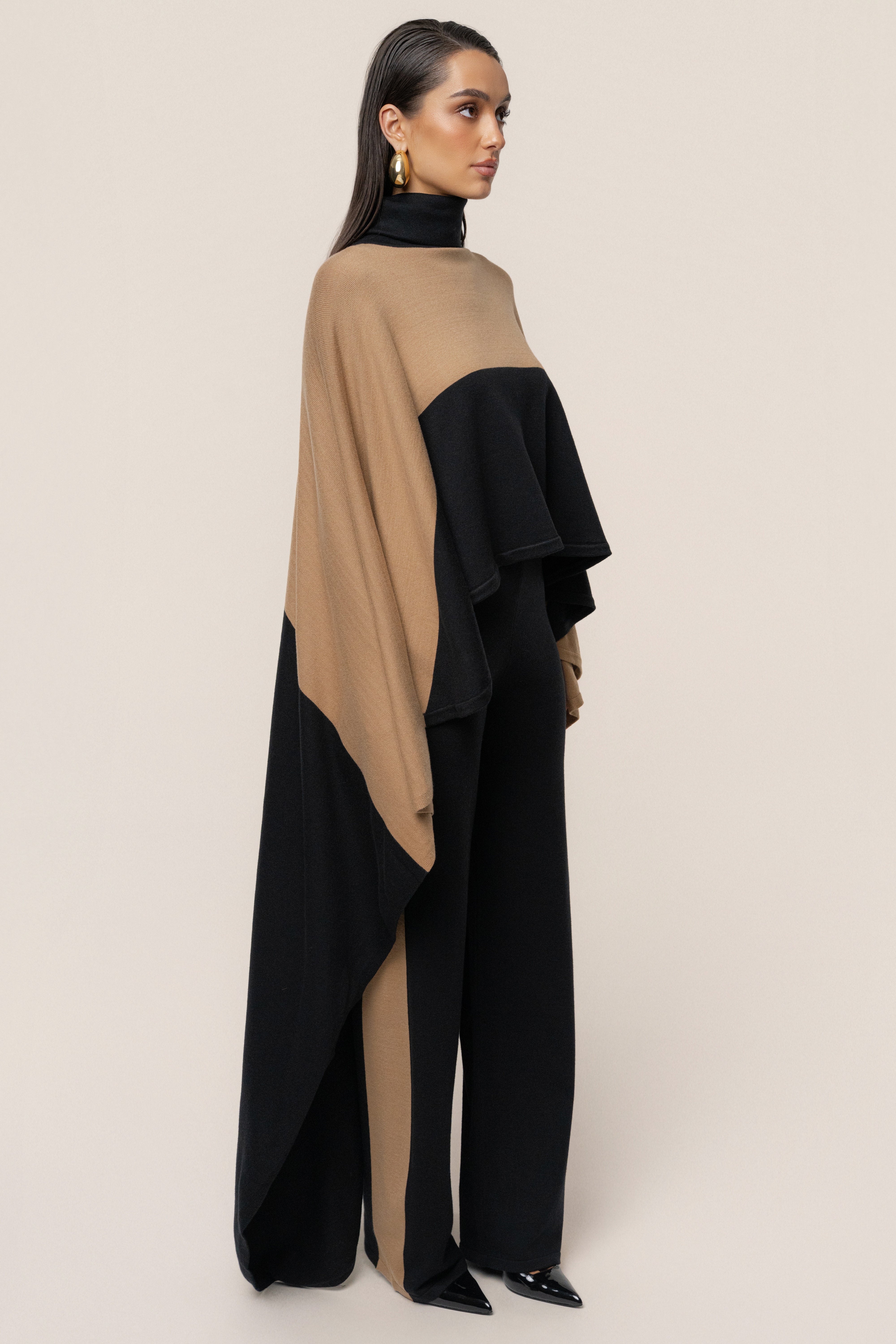 Black Chasing Fall Contrast Top