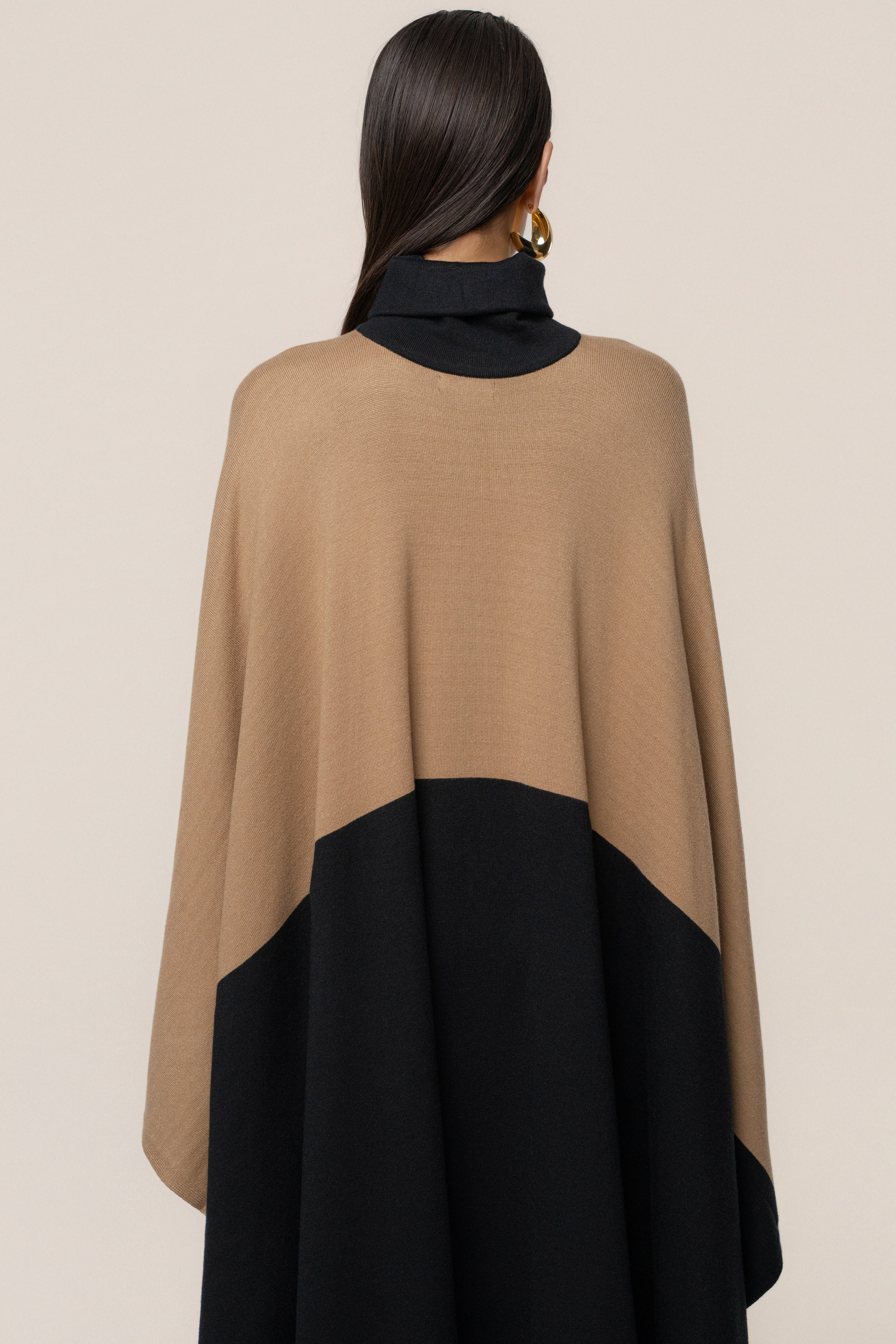 Black Chasing Fall Contrast Top