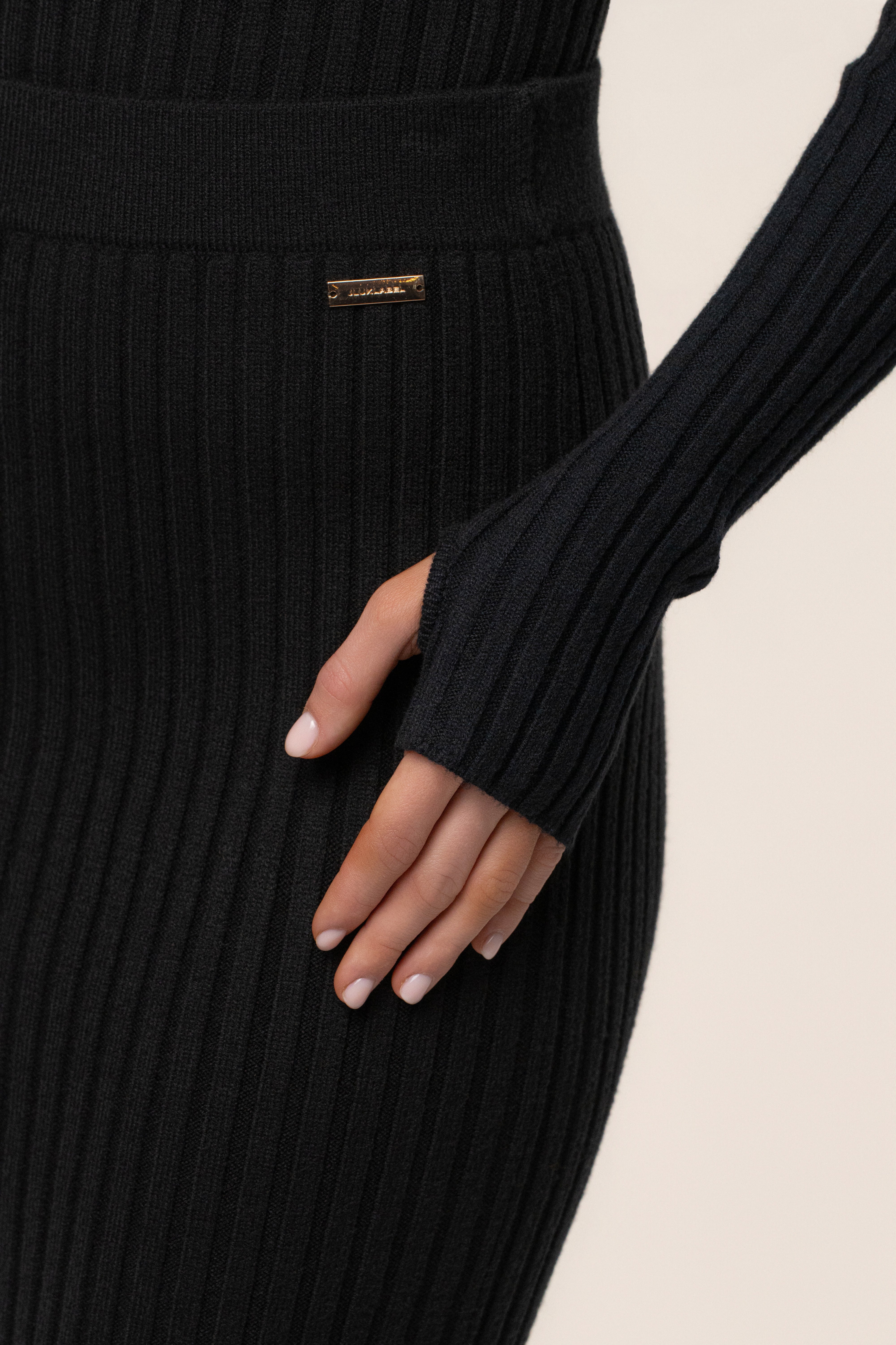 Black Overcast Ribbed Top