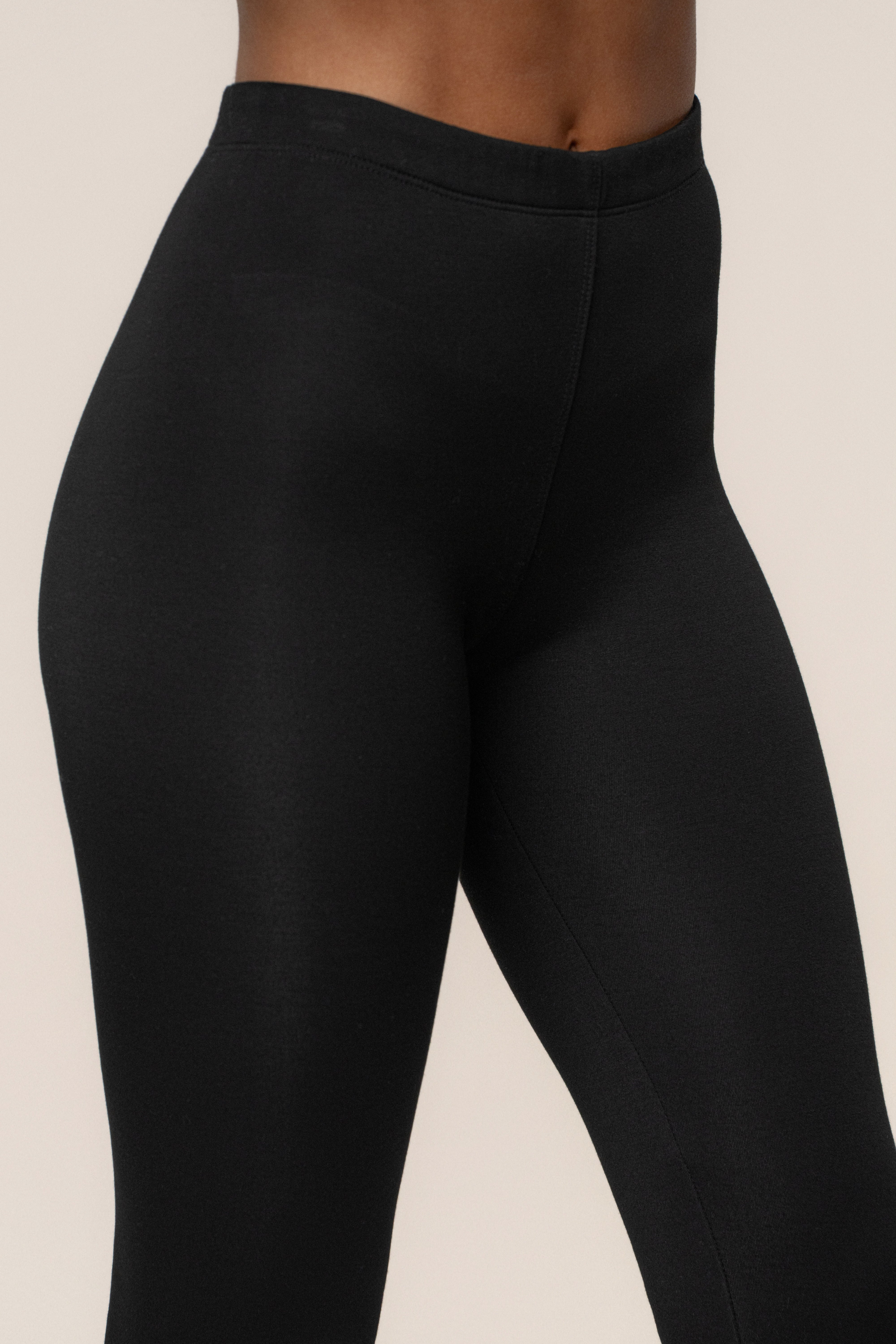 Black Sculpted Stirrup Legging