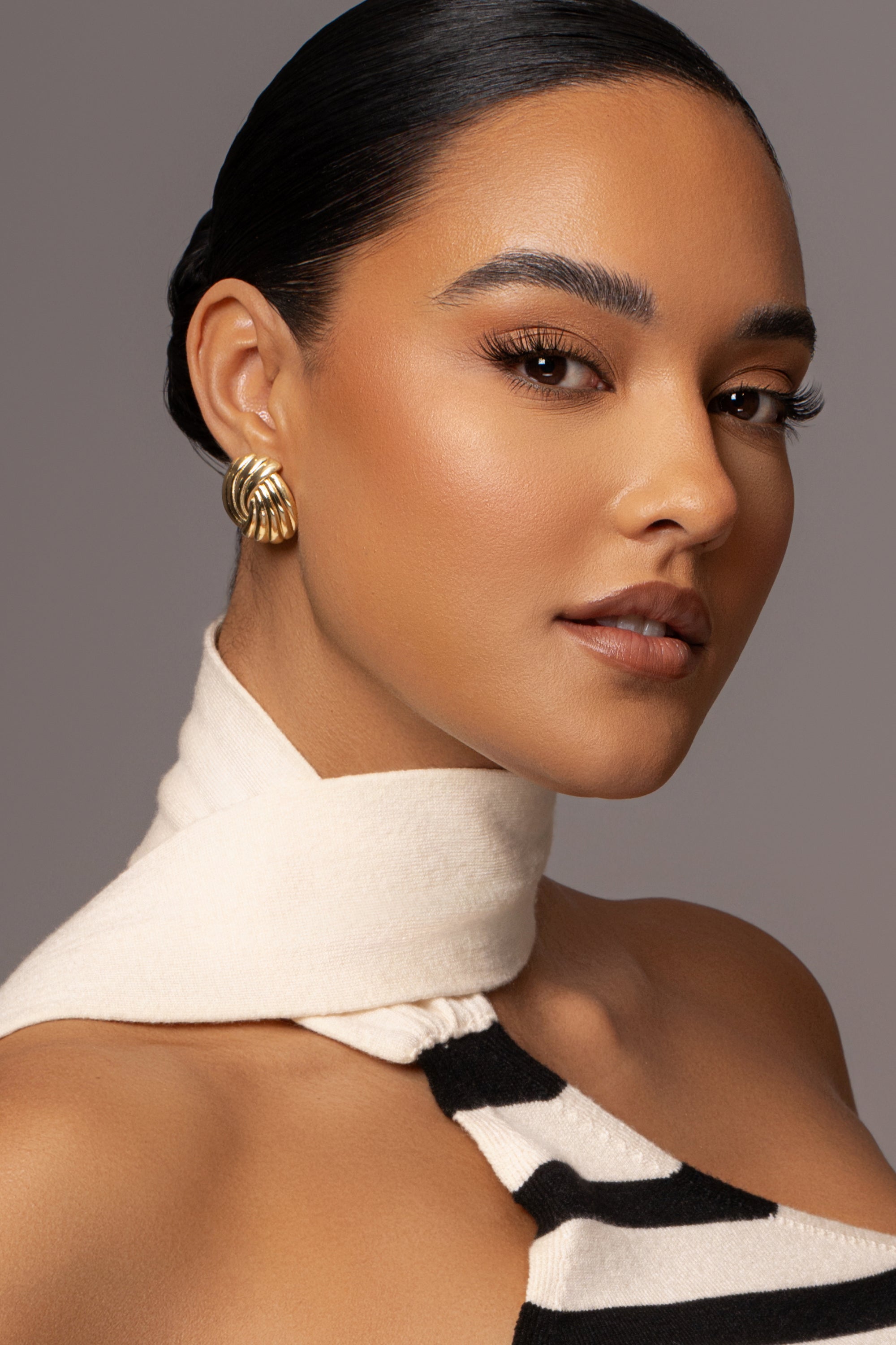 Gold Vani Round Earrings - JLUXLABEL