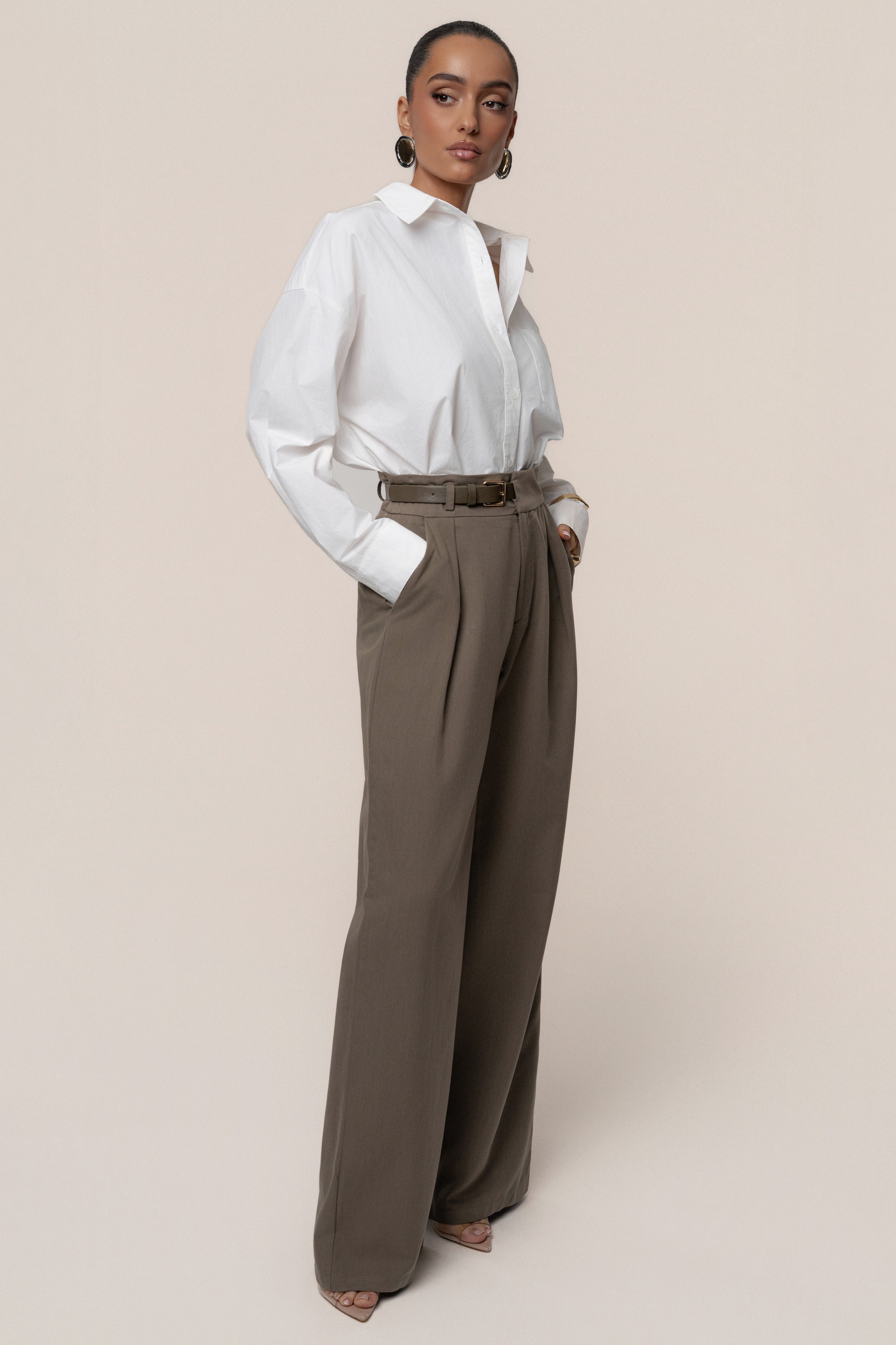 YOKE BELTED 2TUCK WIDE TROUSERS グレージュ Dark Taupe Everywhere Belted Trousers