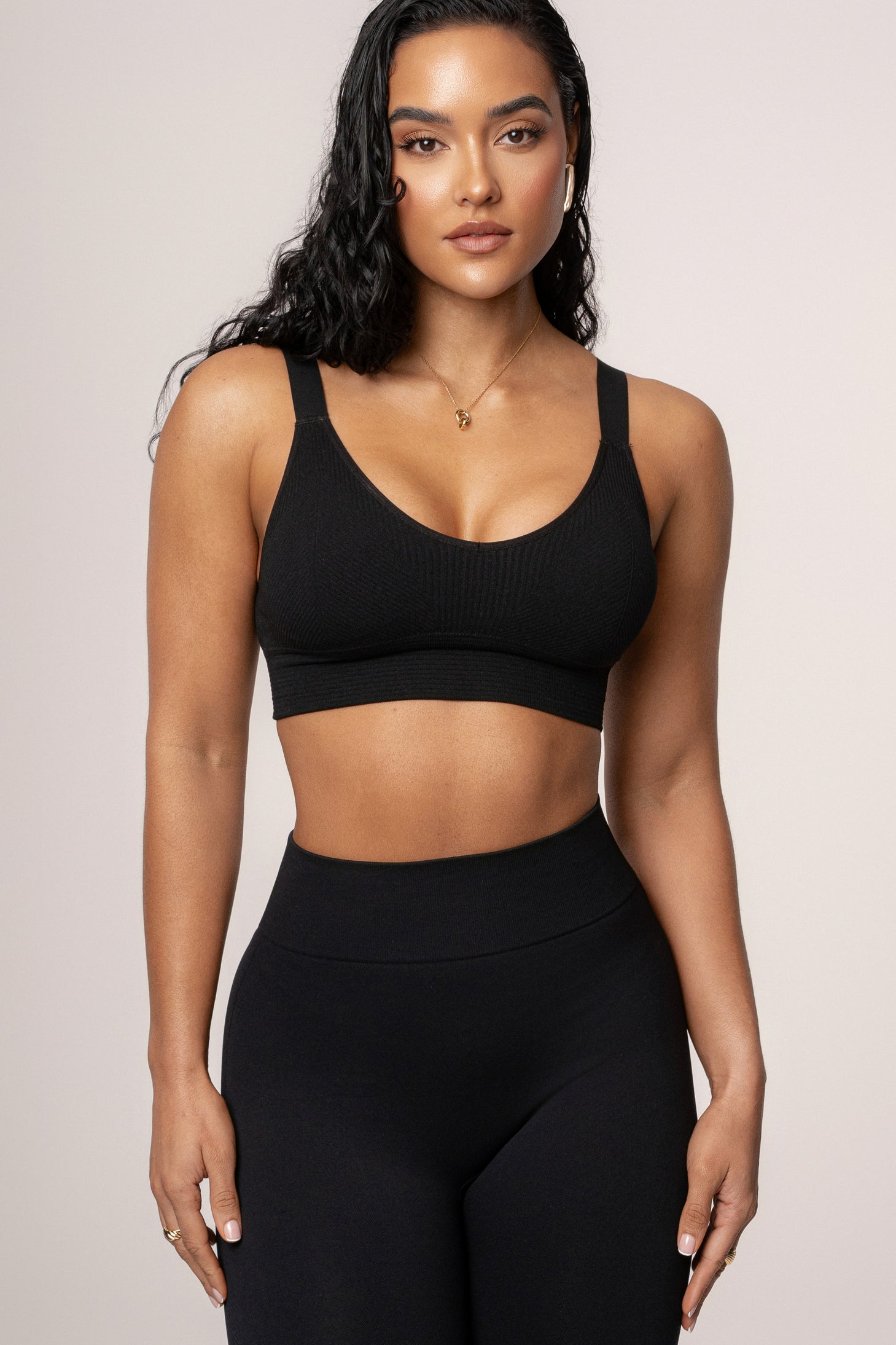 Black New Flow Active Top - JLUXLABEL