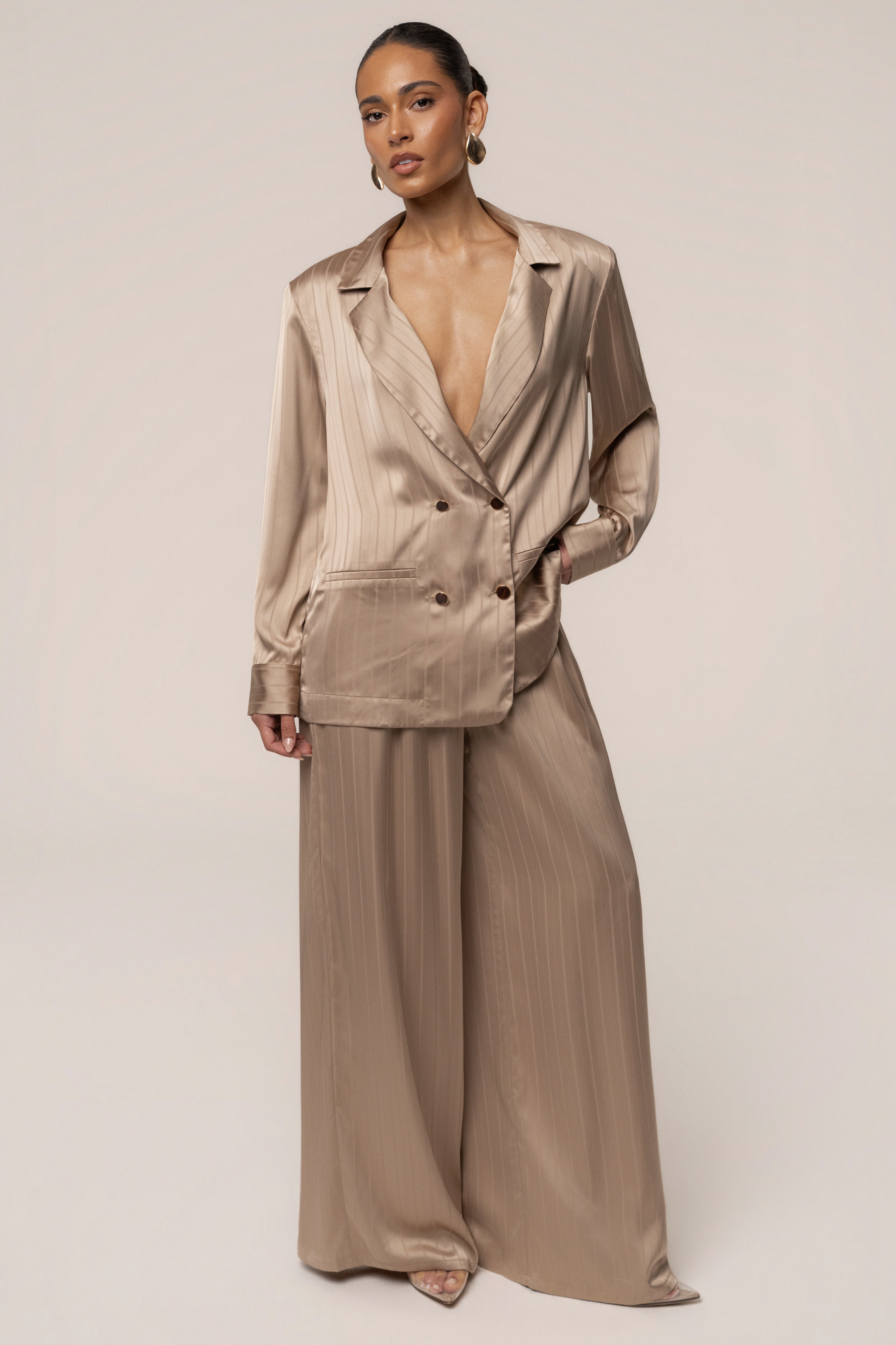 JLUXLABEL Stone The Standard blazer, stylish top in neutral stone color, featuring a tailored fit and classic collar design.