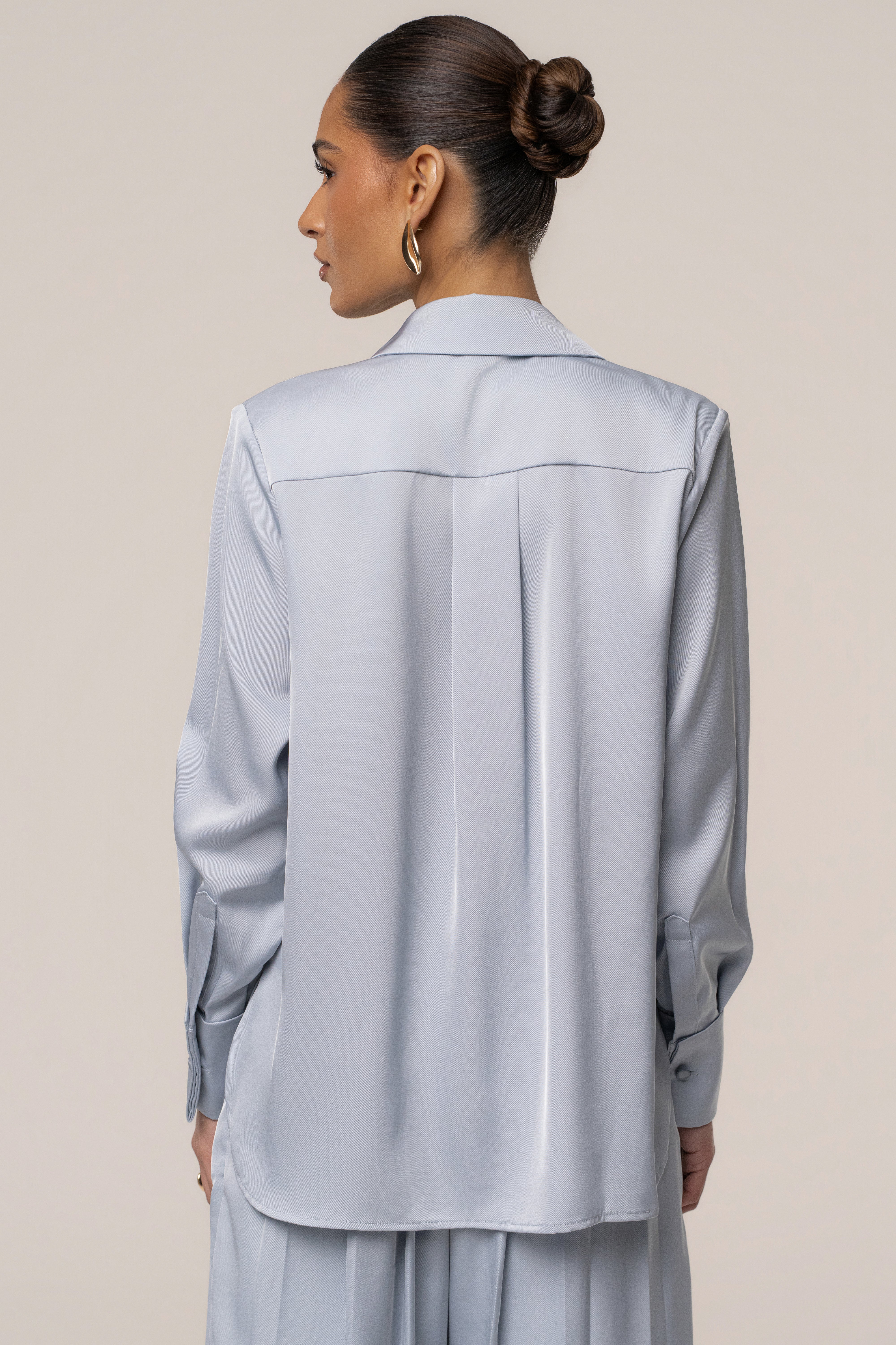 Chemise boutonnée bleu brumeux
