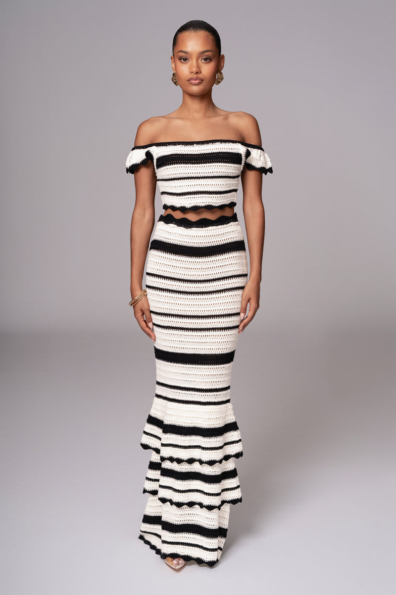 Black and white ruffle skirt dress best sale