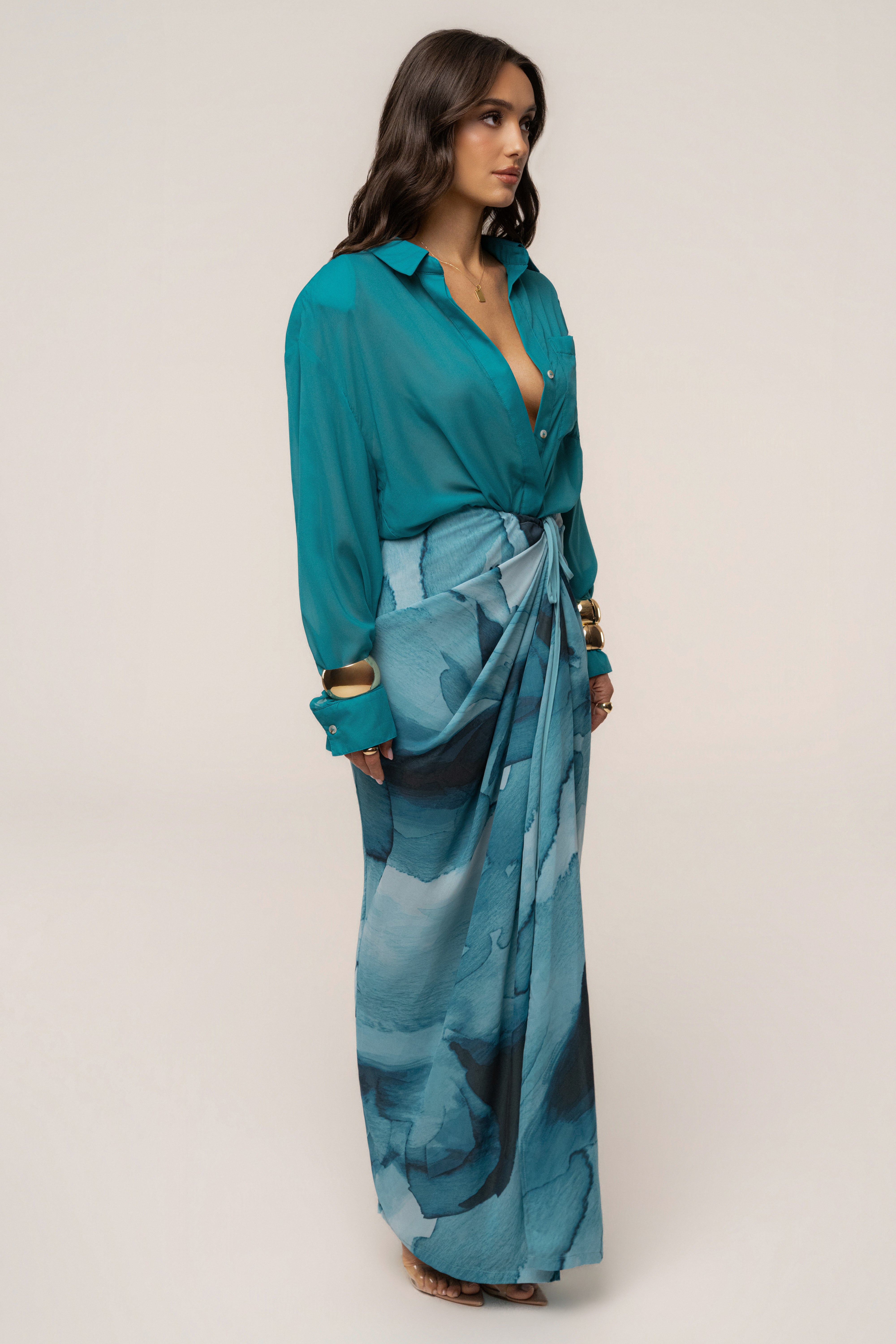 JLUXLABEL Aqua Fierce form button-down shirt, stylish tops with a vibrant aqua color and classic collar design.
