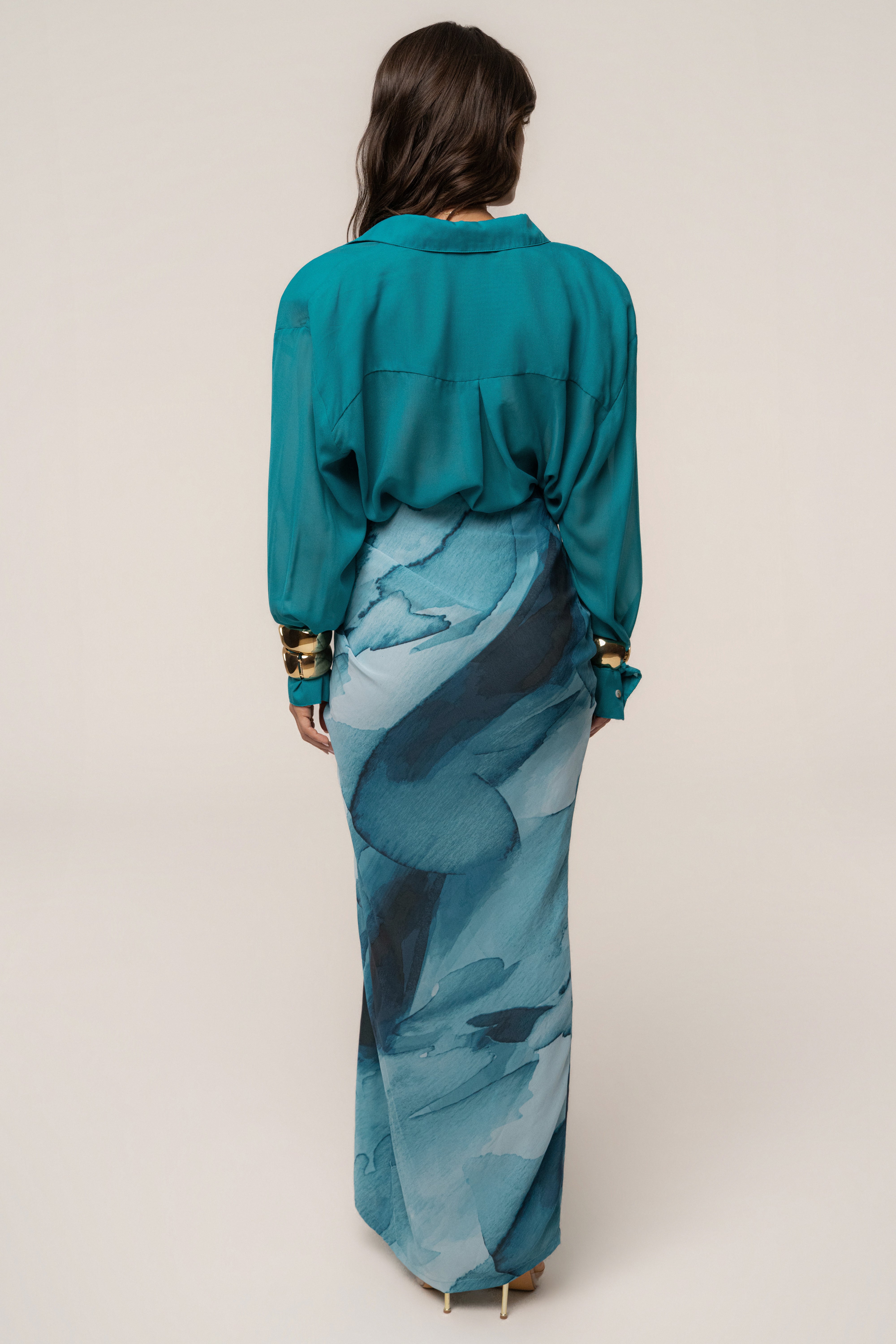 JLUXLABEL Aqua Fierce form button-down shirt, stylish tops with vibrant aqua color and tailored fit, perfect for casual or dressy wear.