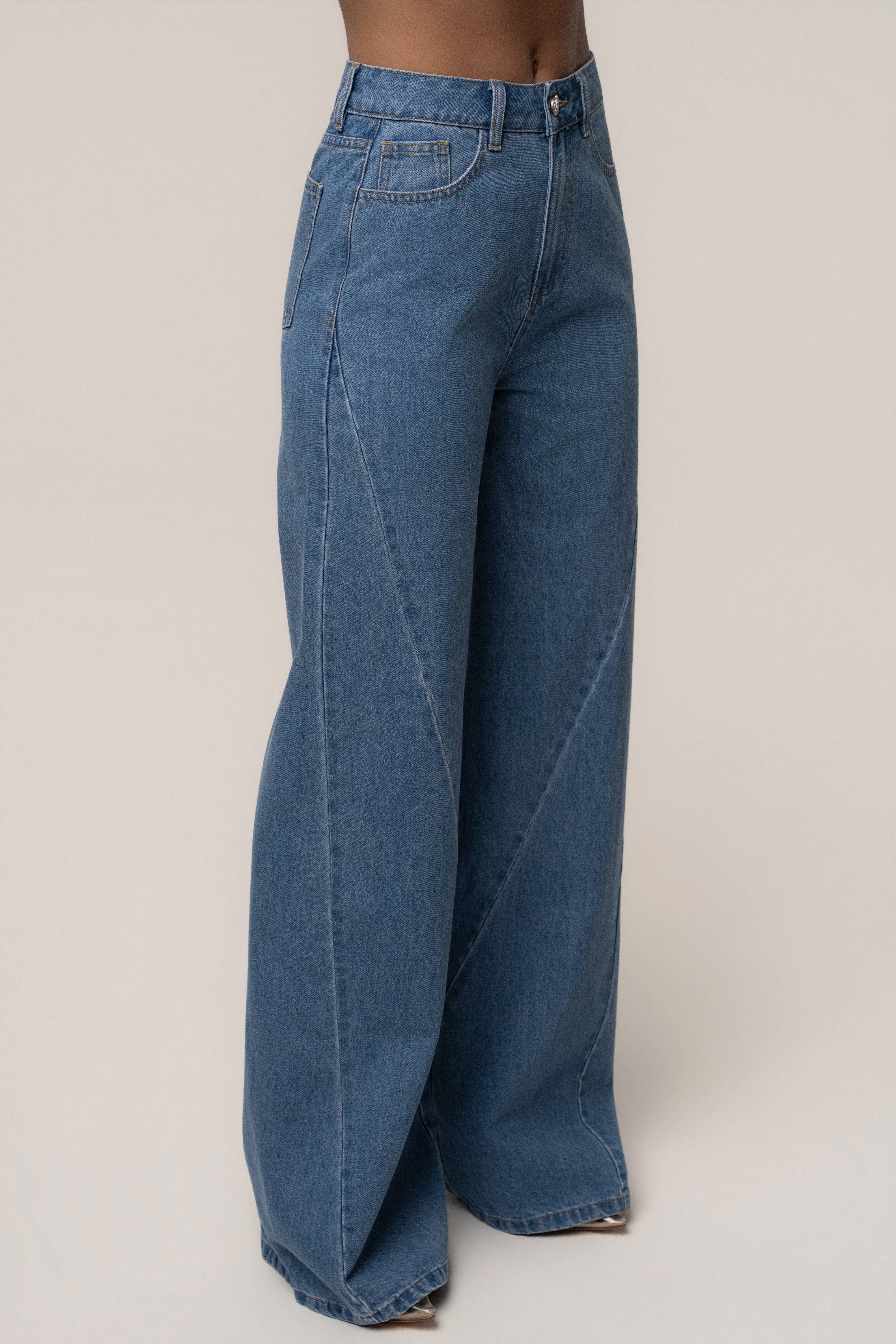 Medium Wash Flowline Seam Jean - JLUXLABEL