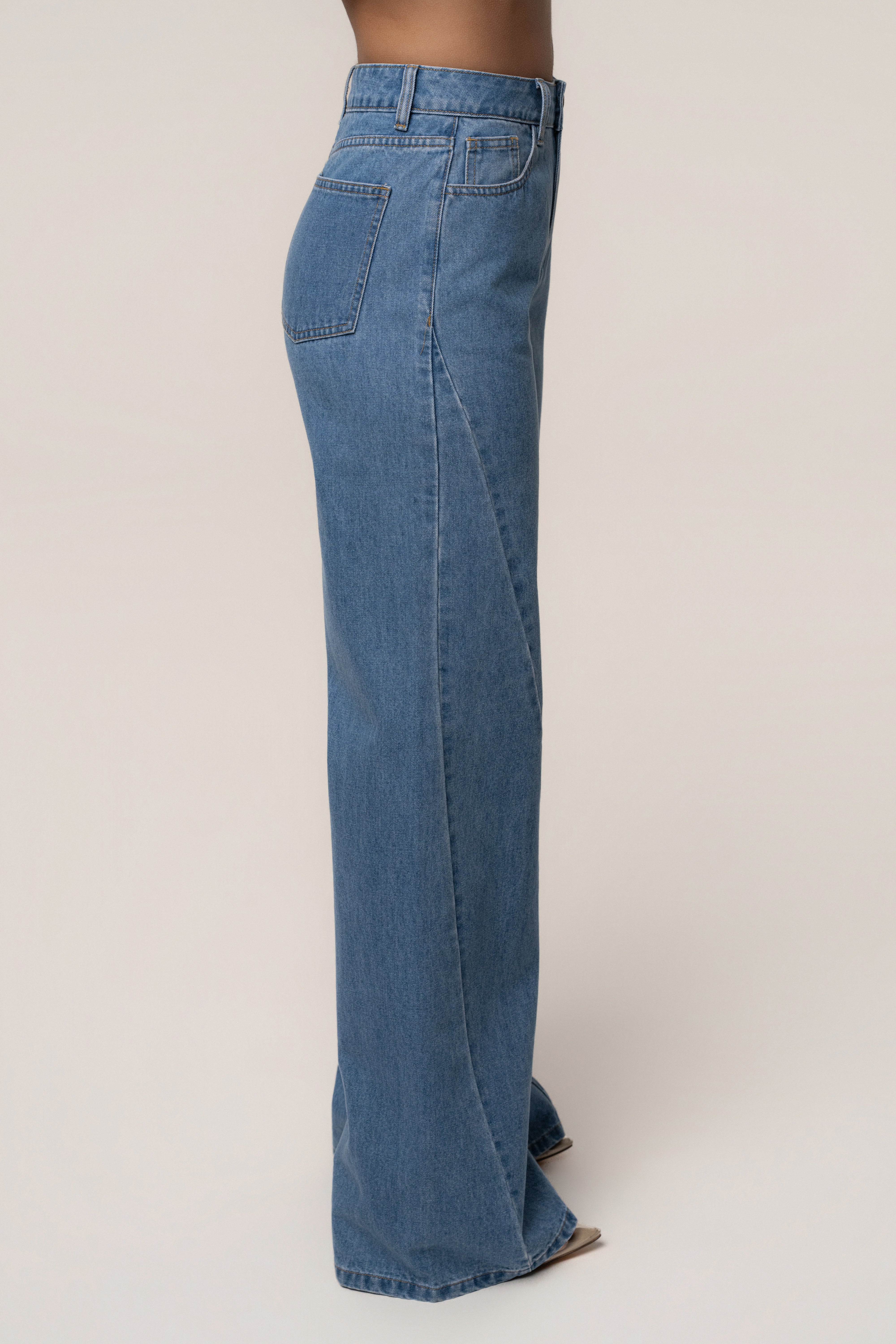 Medium Wash Flowline Seam Jean - JLUXLABEL