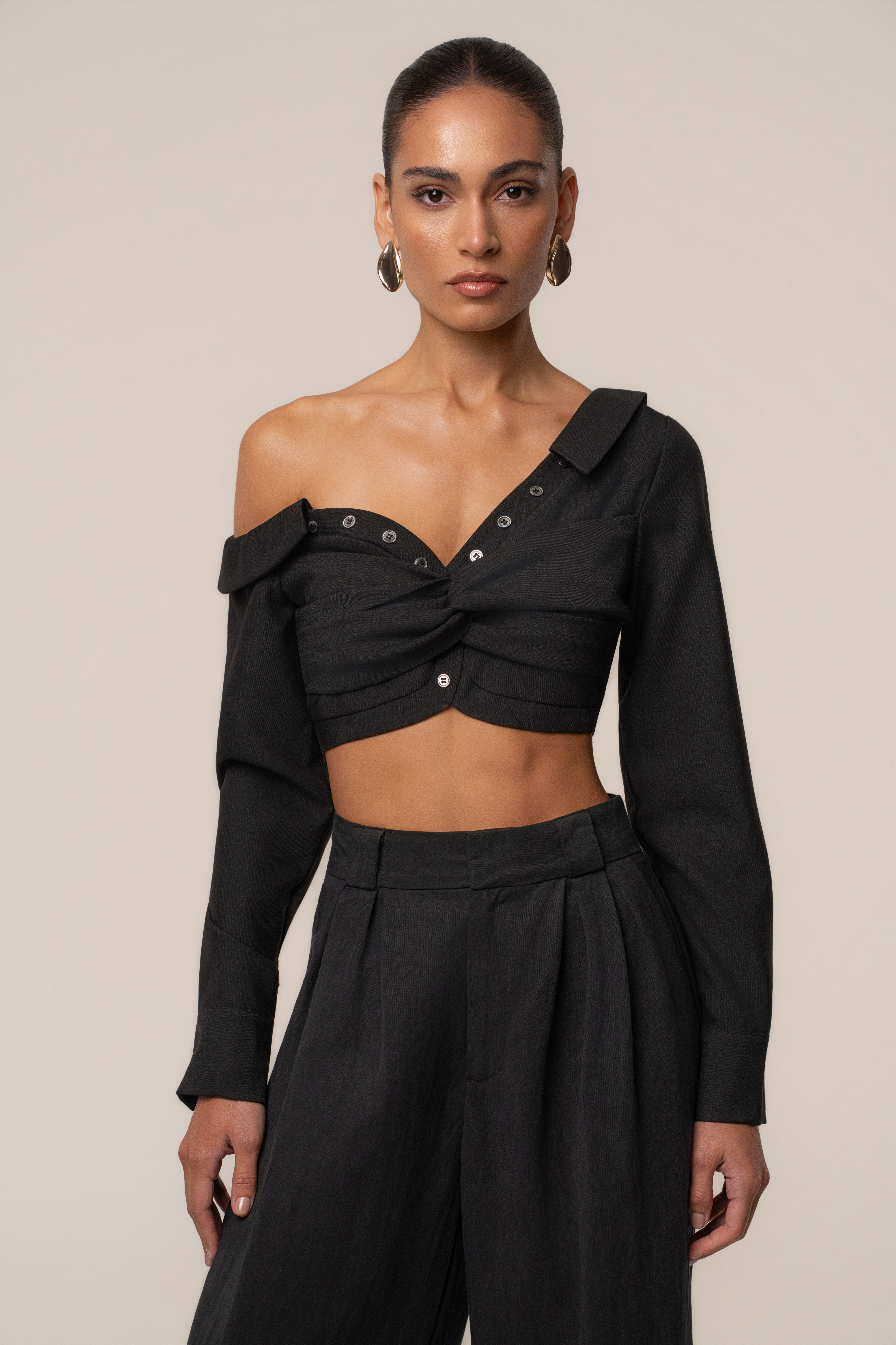 Black Off-Shoulder Twist Crop Top - JLUXLABEL