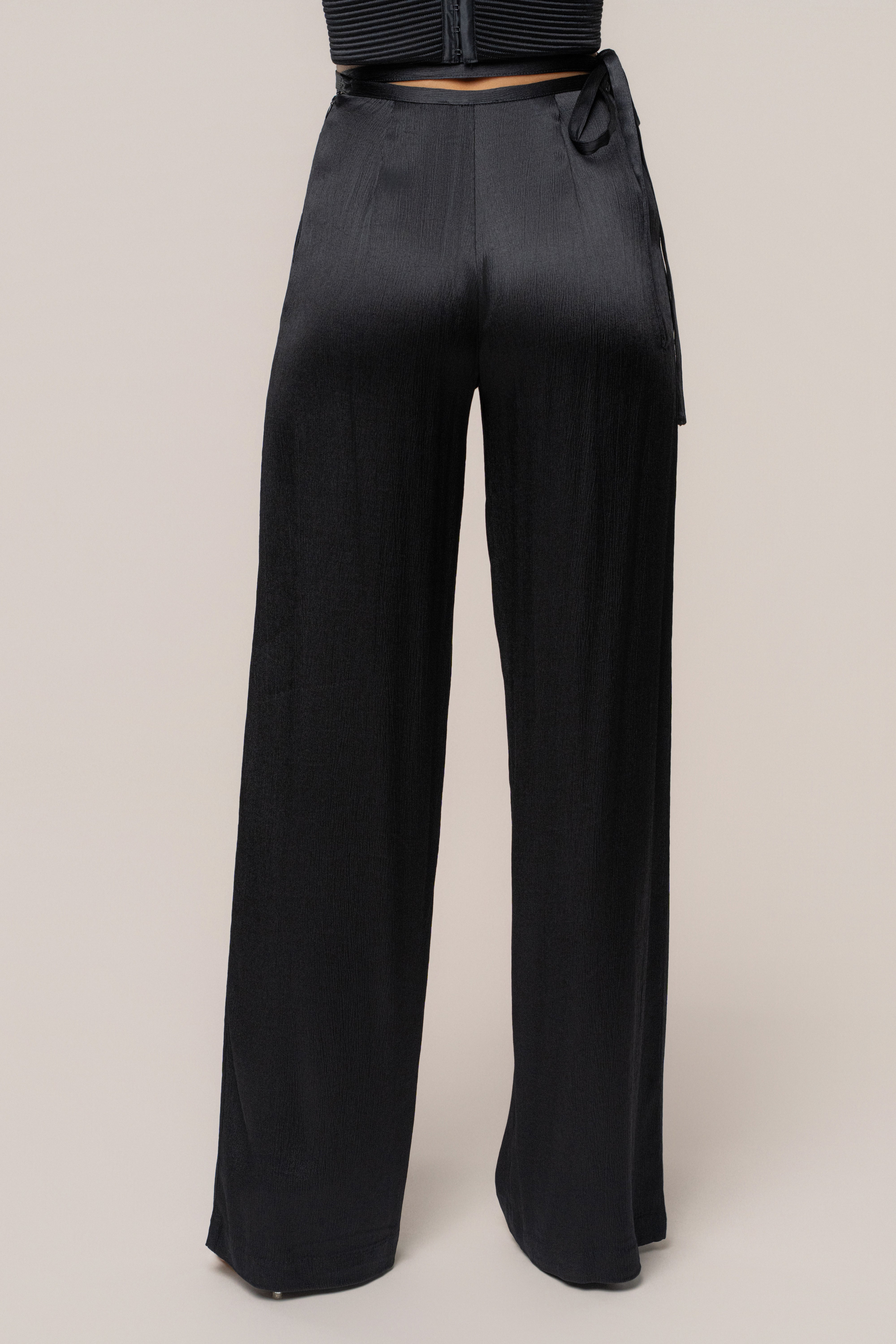 Pantalons en satin Deserae noirs