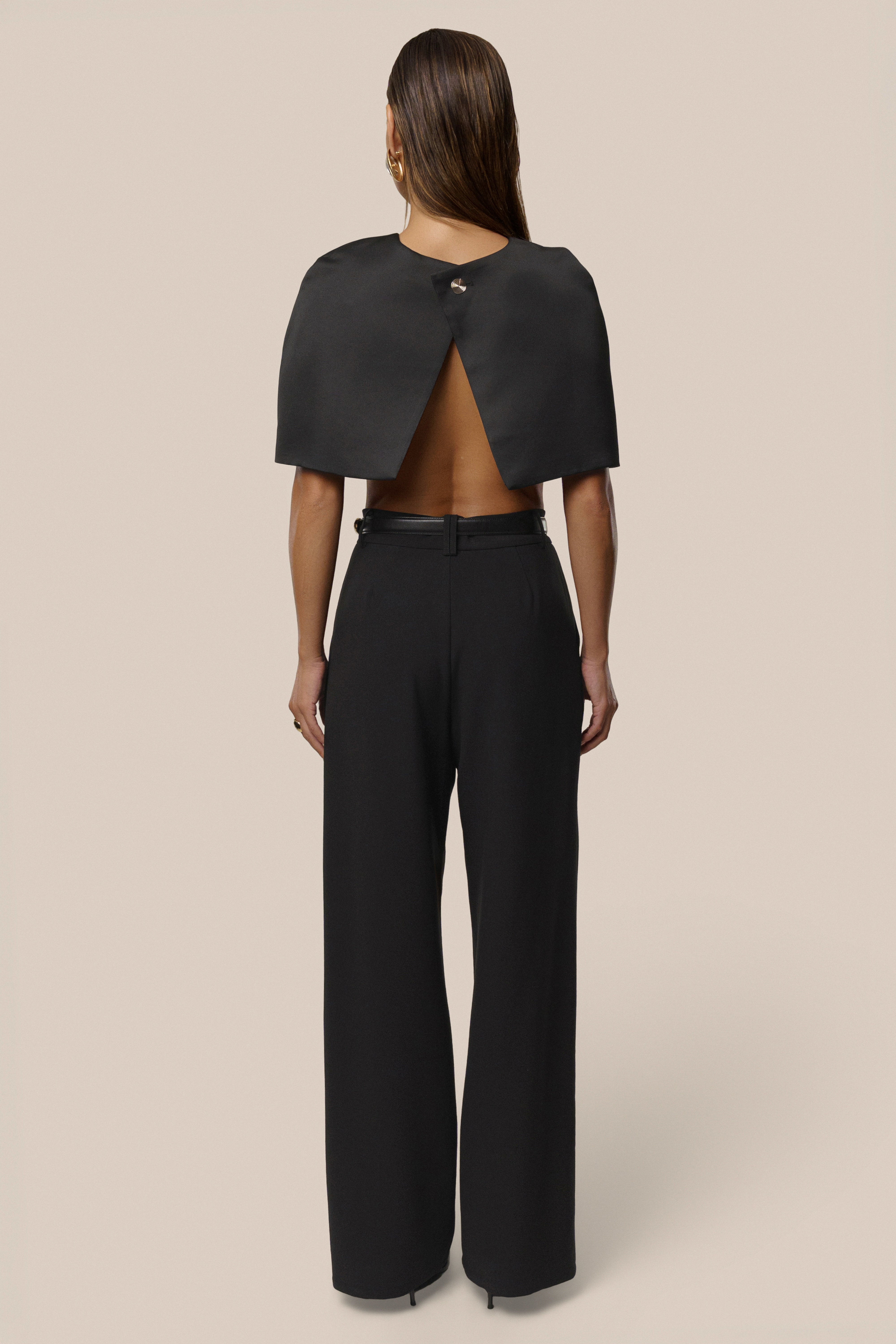 Black Main Event Crop Top