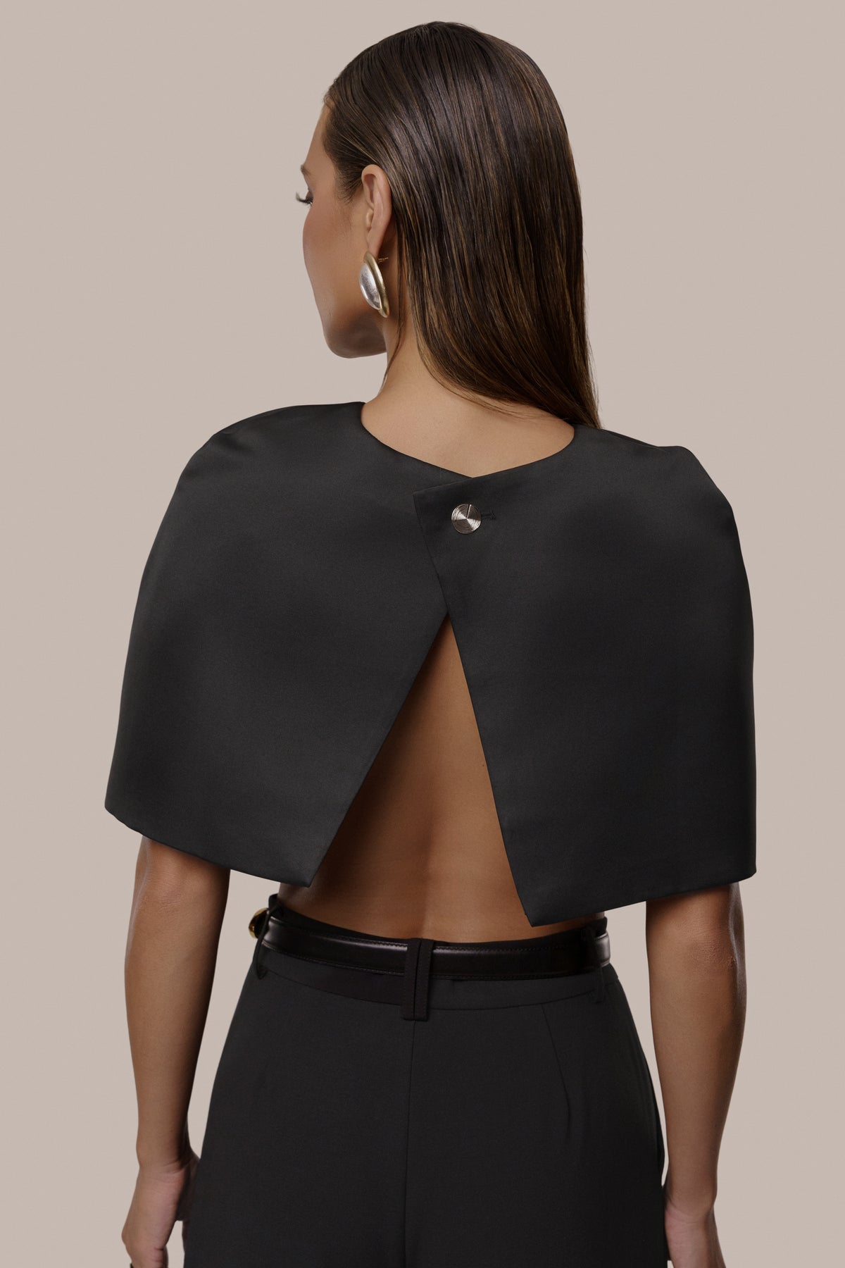 Black Main Event Crop Top