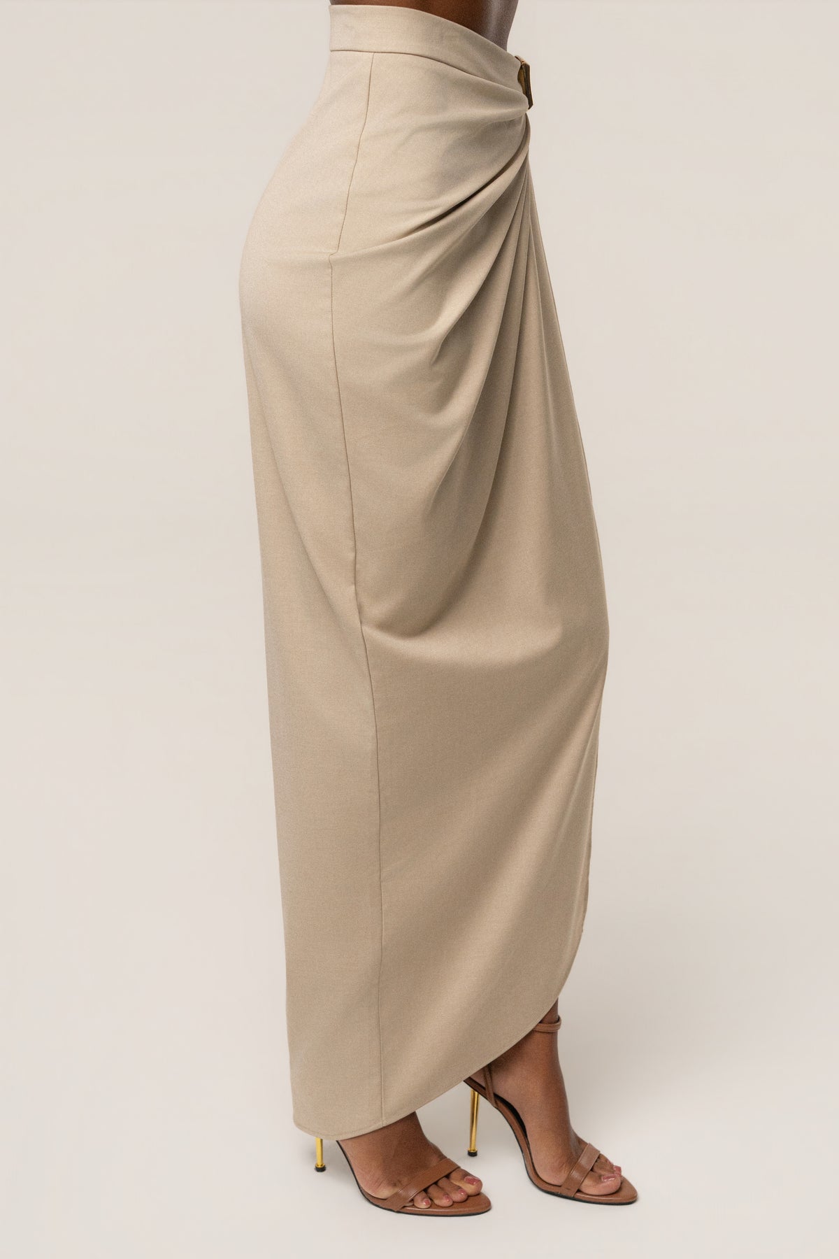 Stone Inner Glow Slit Skirt